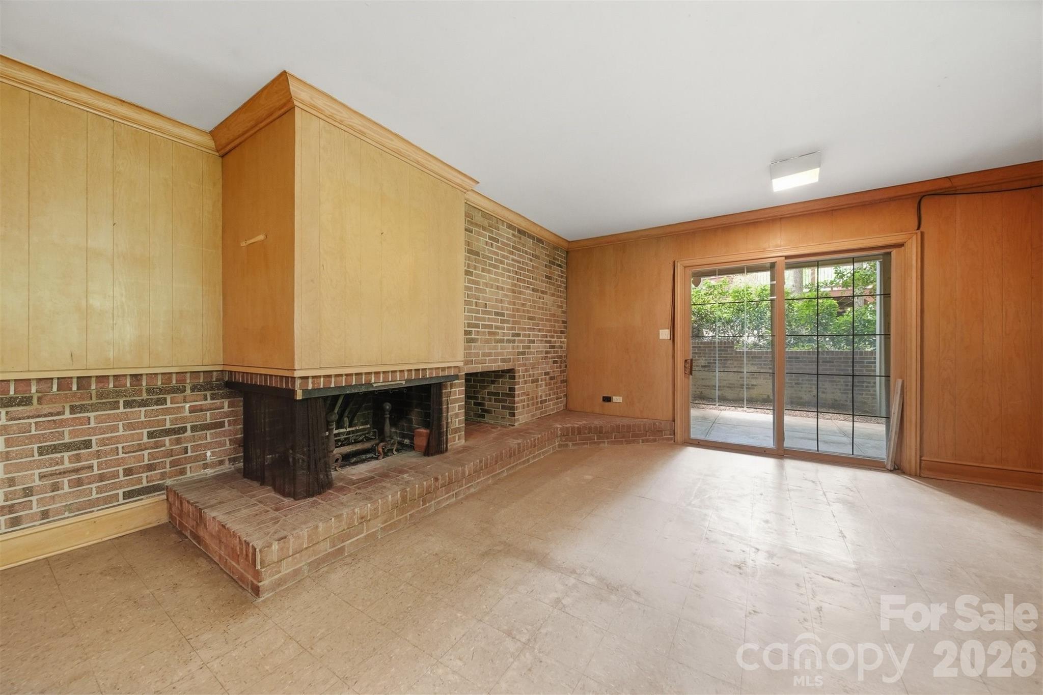 1811 5th Street NW — Hickory