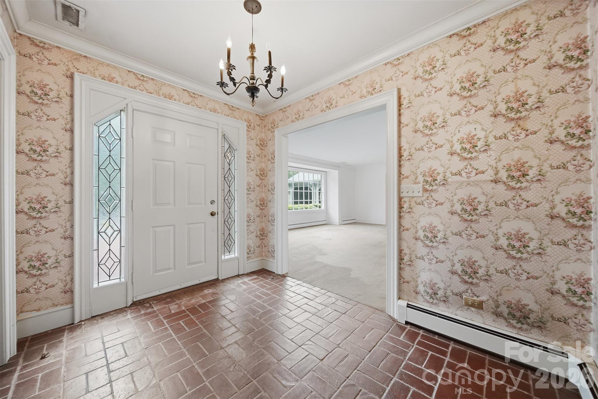 1811 5th Street NW — Hickory