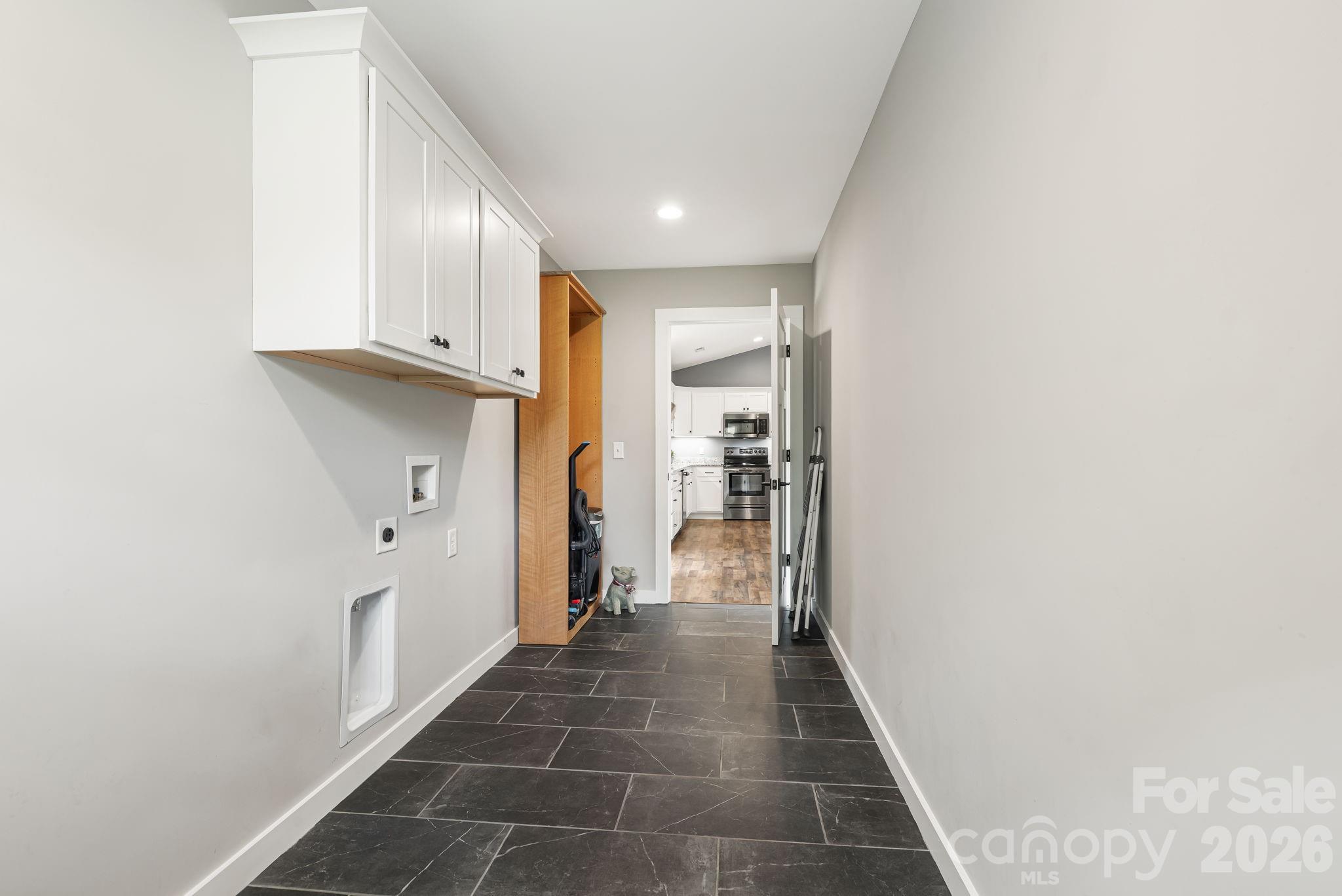 923 Newfound Road — Leicester