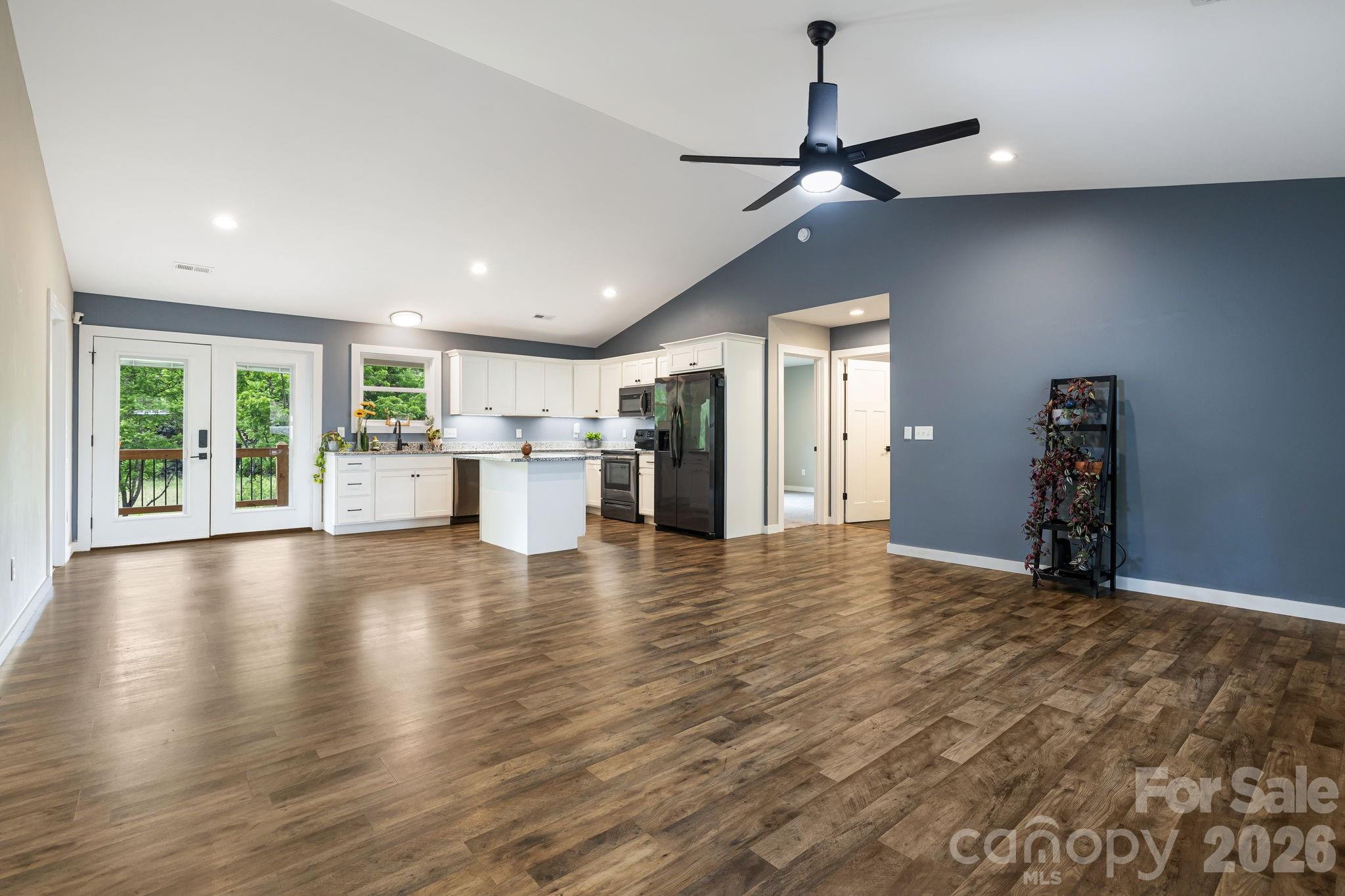 923 Newfound Road — Leicester