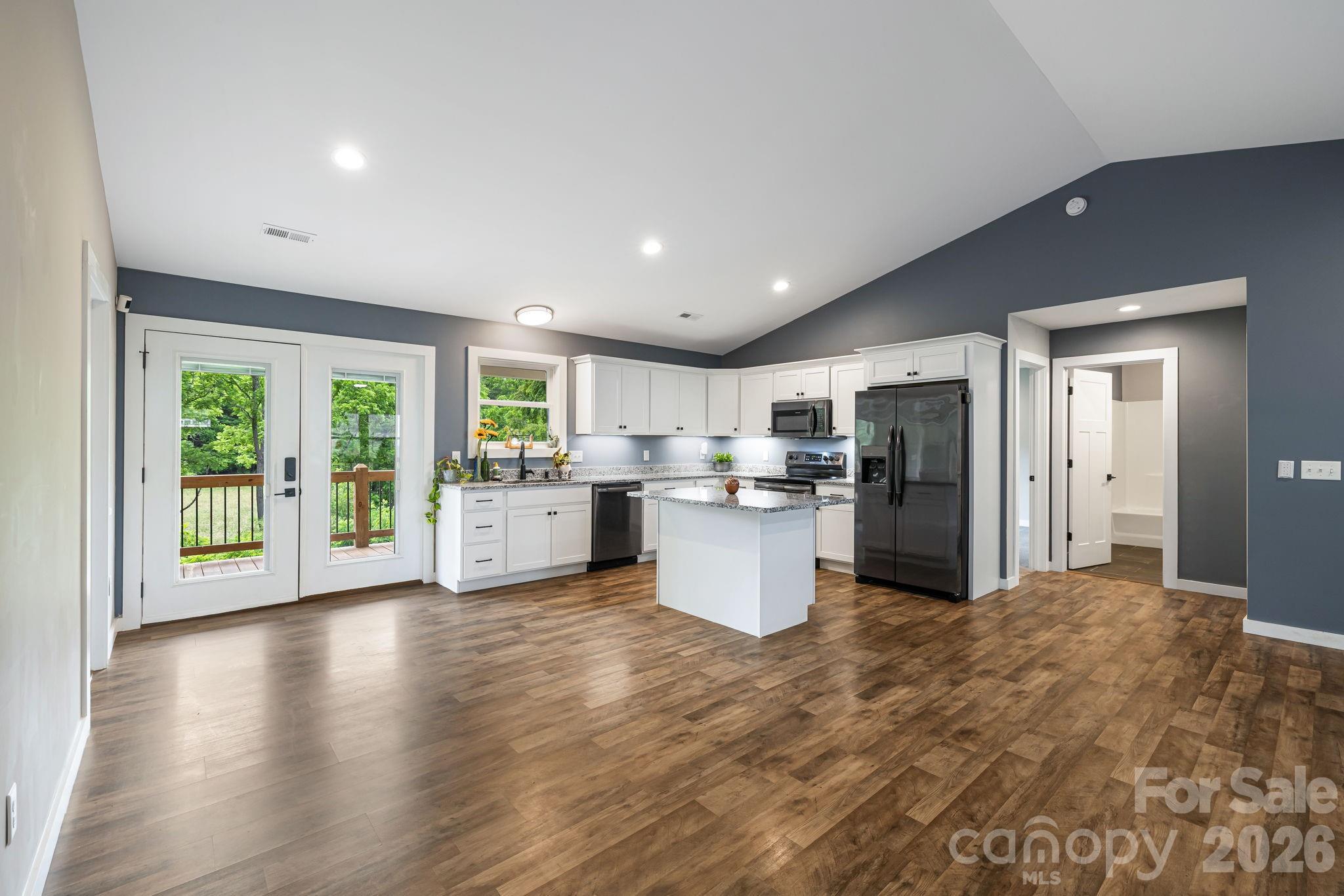 923 Newfound Road — Leicester