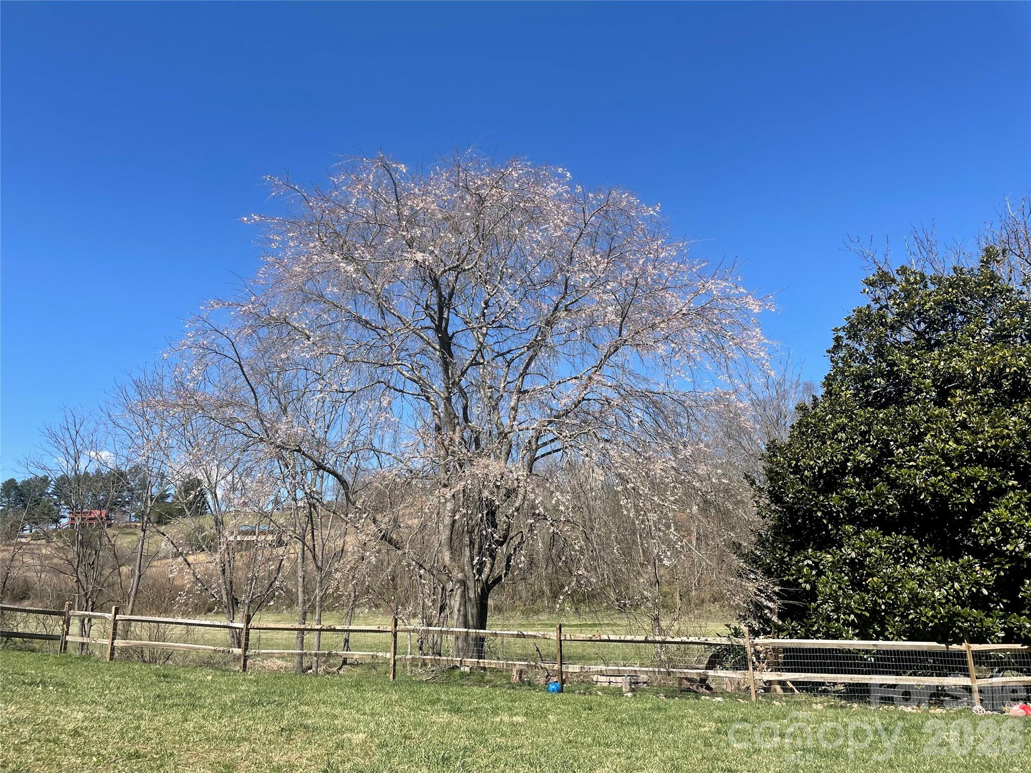 923 Newfound Road — Leicester