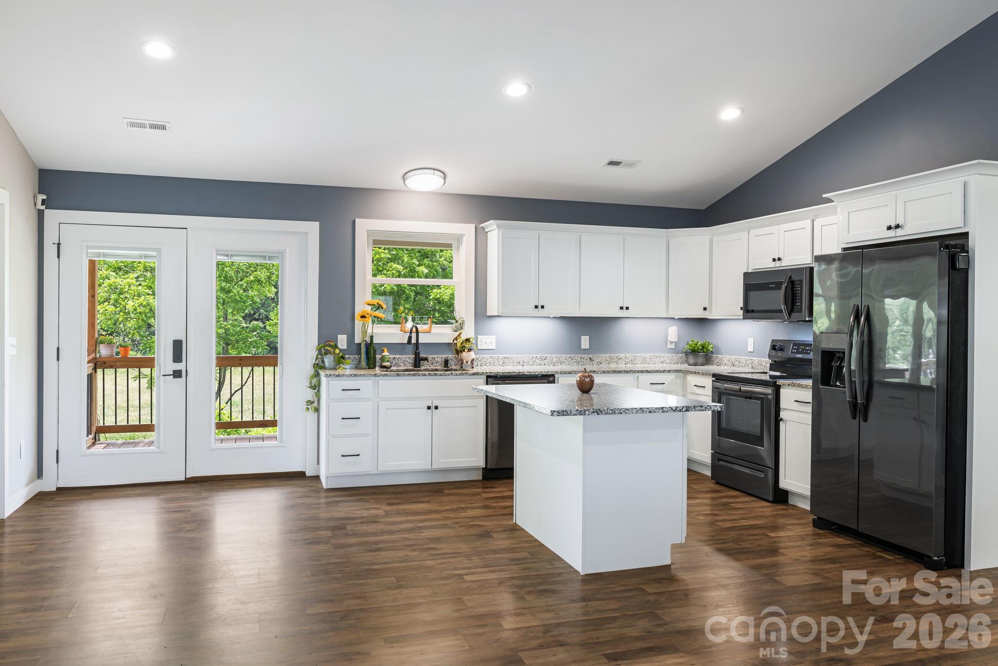 923 Newfound Road — Leicester