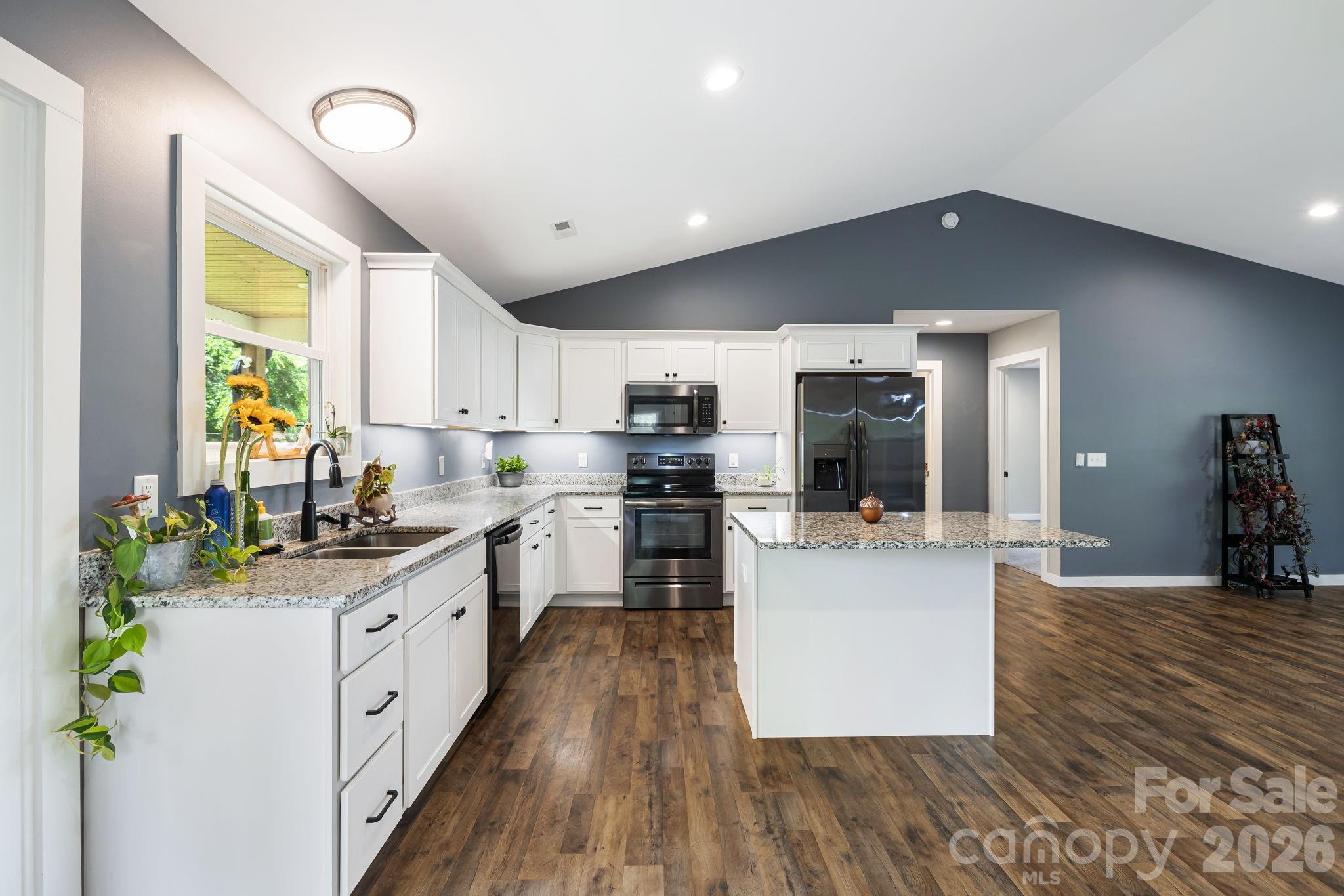 923 Newfound Road — Leicester