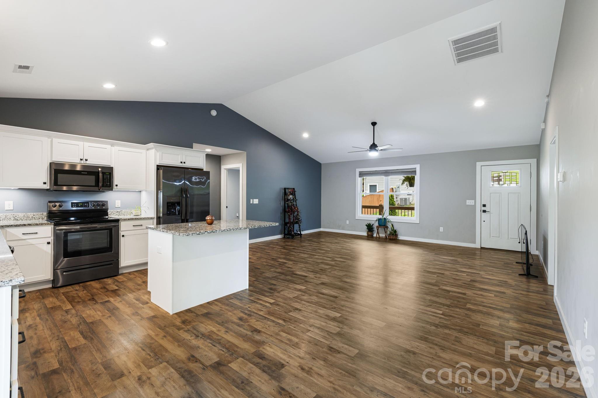923 Newfound Road — Leicester