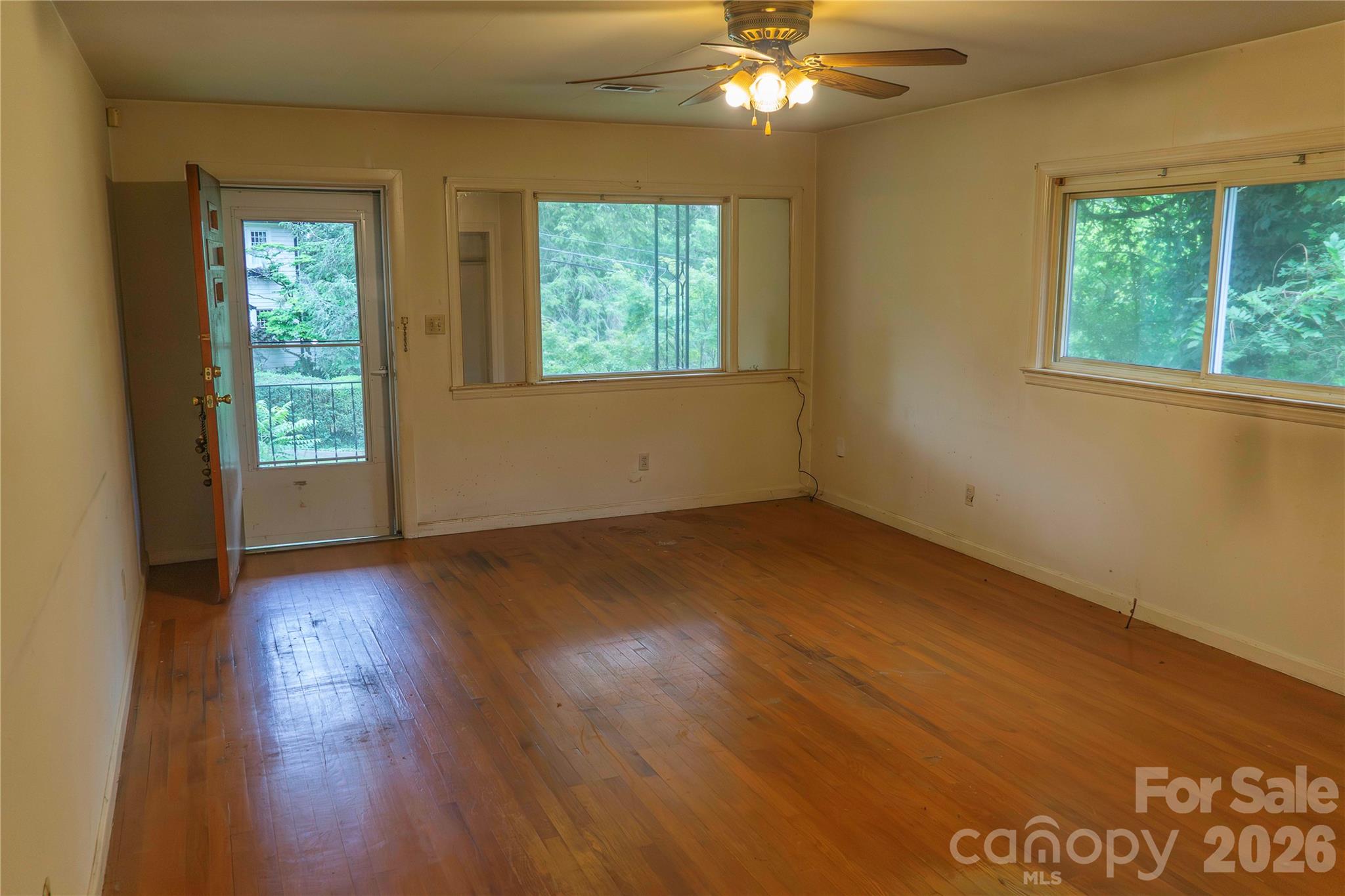 54 Sherwood Road — Asheville