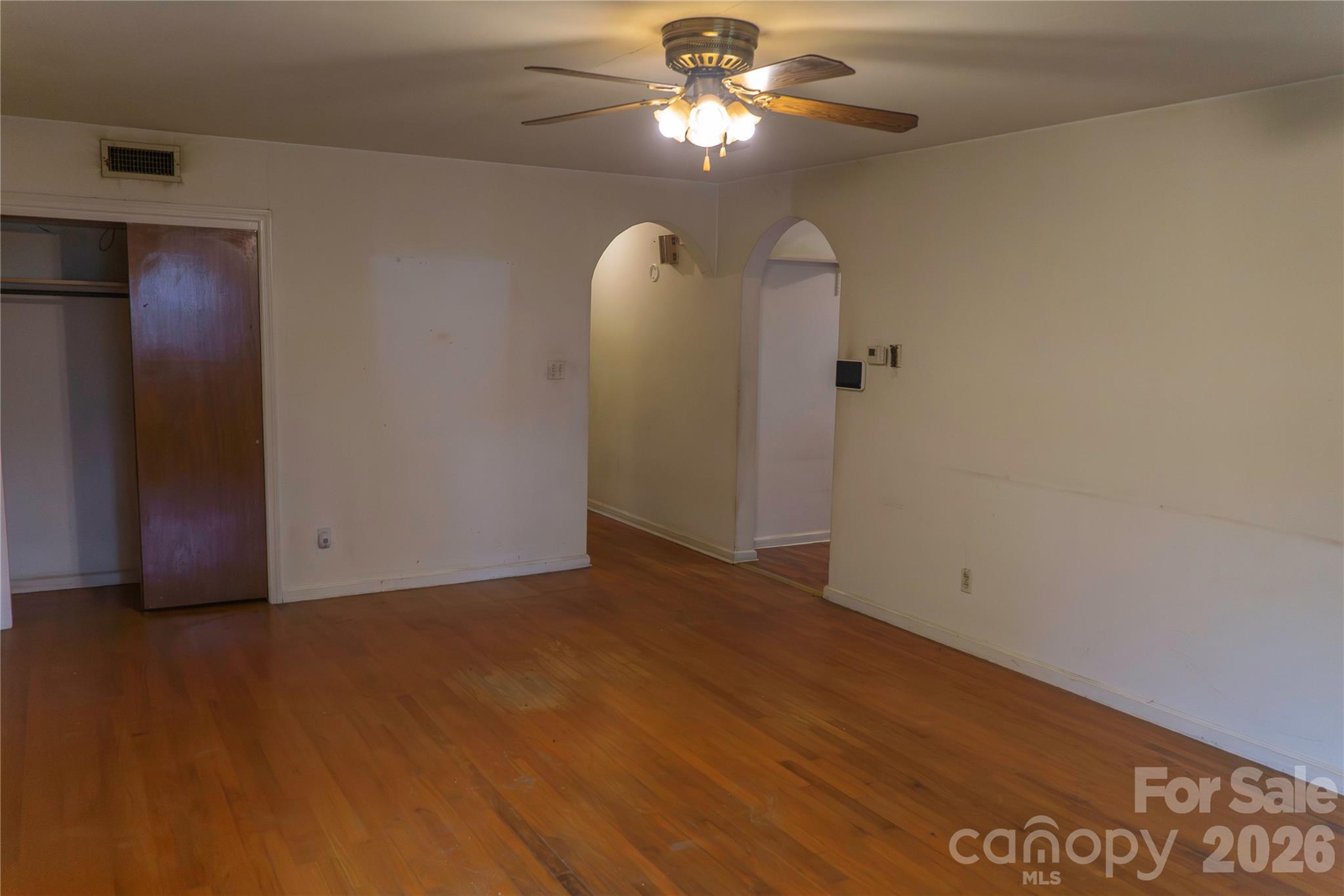 54 Sherwood Road — Asheville