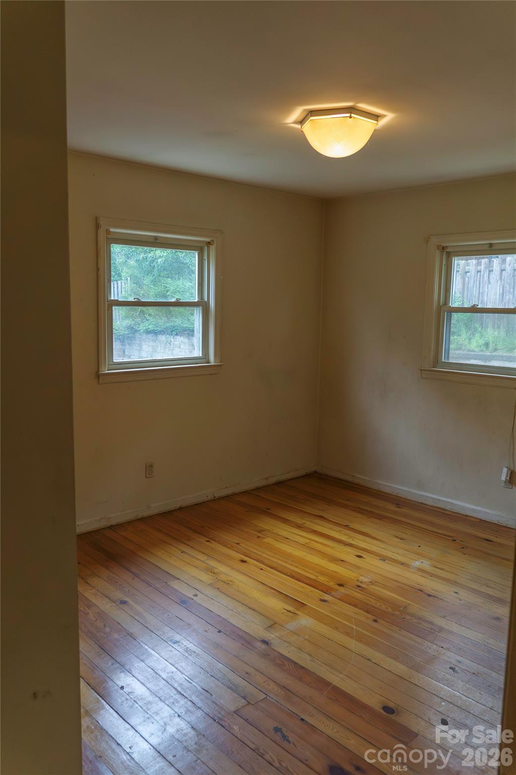 54 Sherwood Road — Asheville