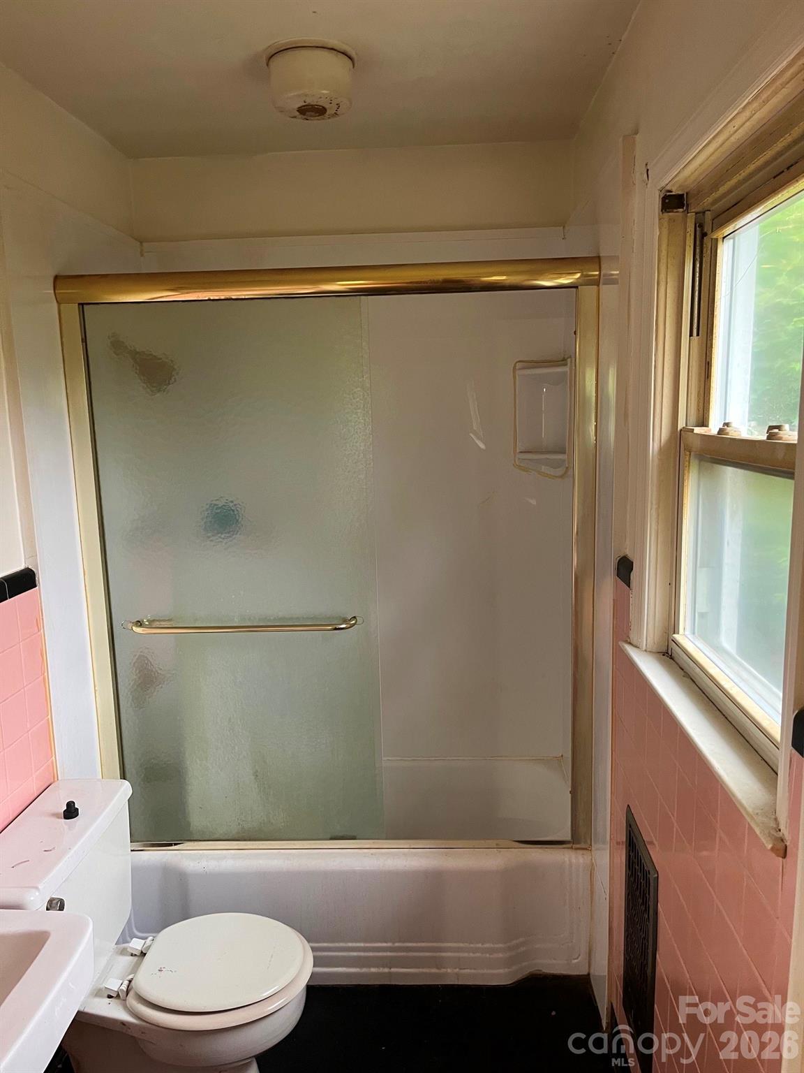 54 Sherwood Road — Asheville