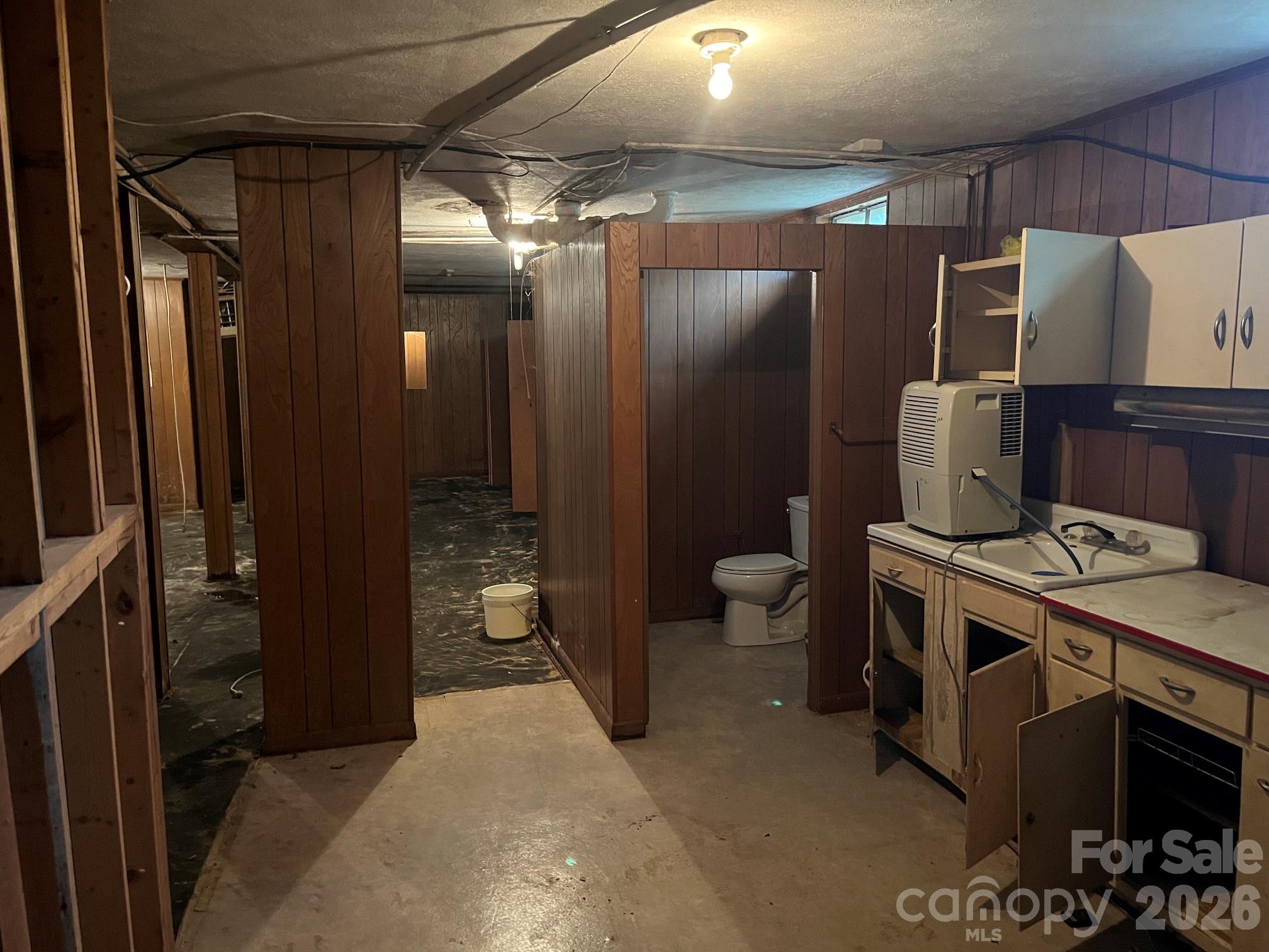 54 Sherwood Road — Asheville