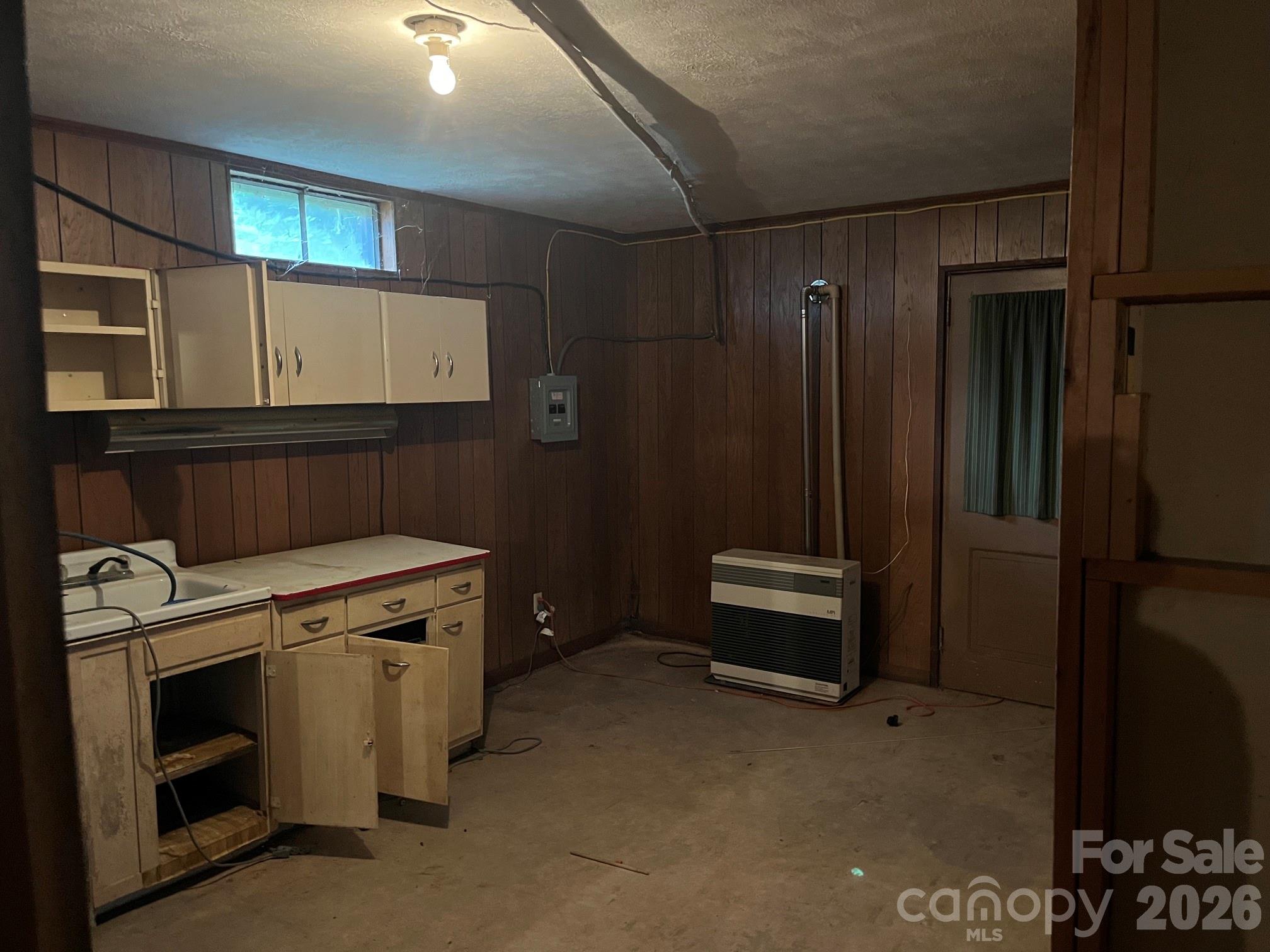 54 Sherwood Road — Asheville