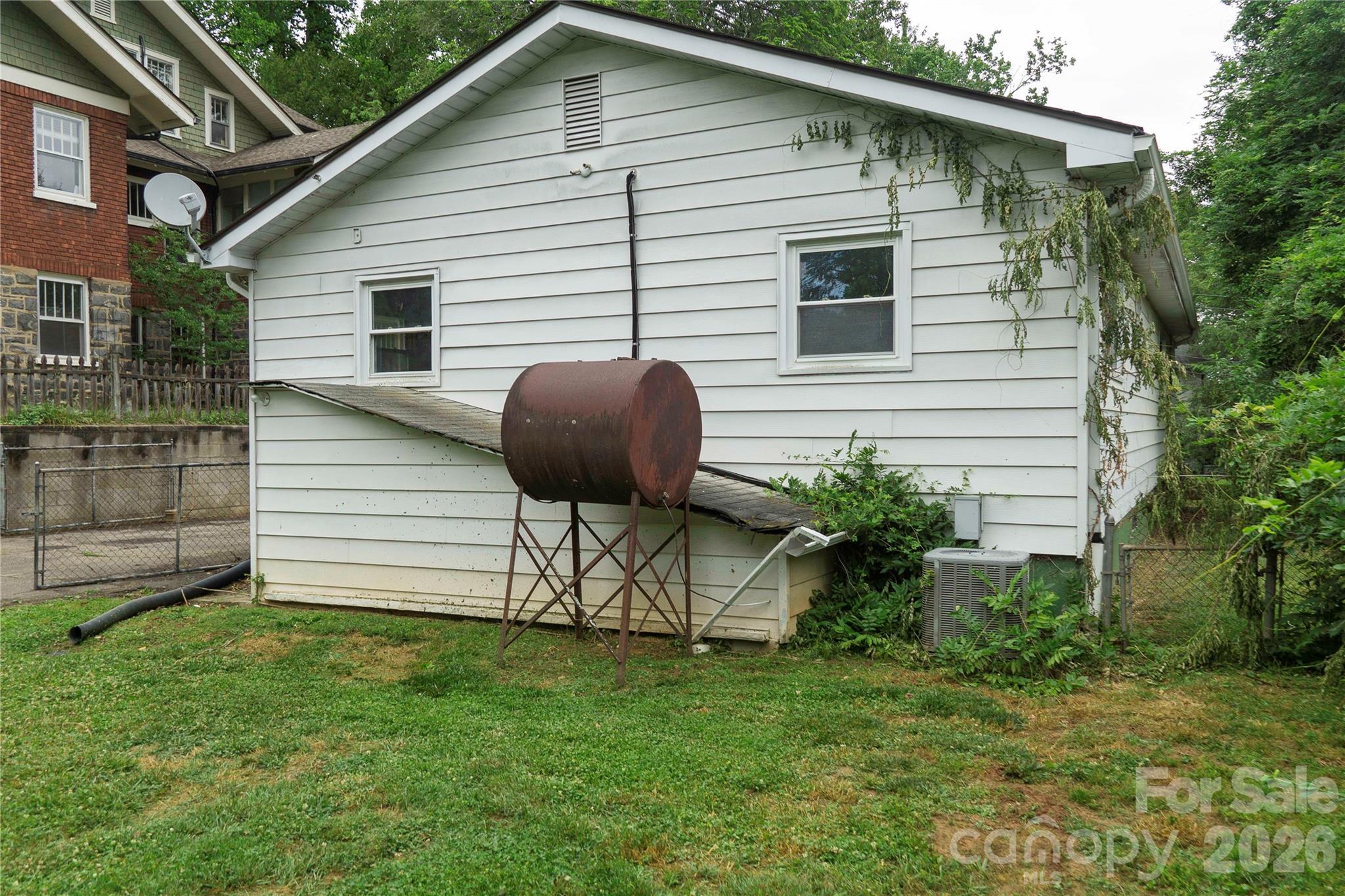 54 Sherwood Road — Asheville