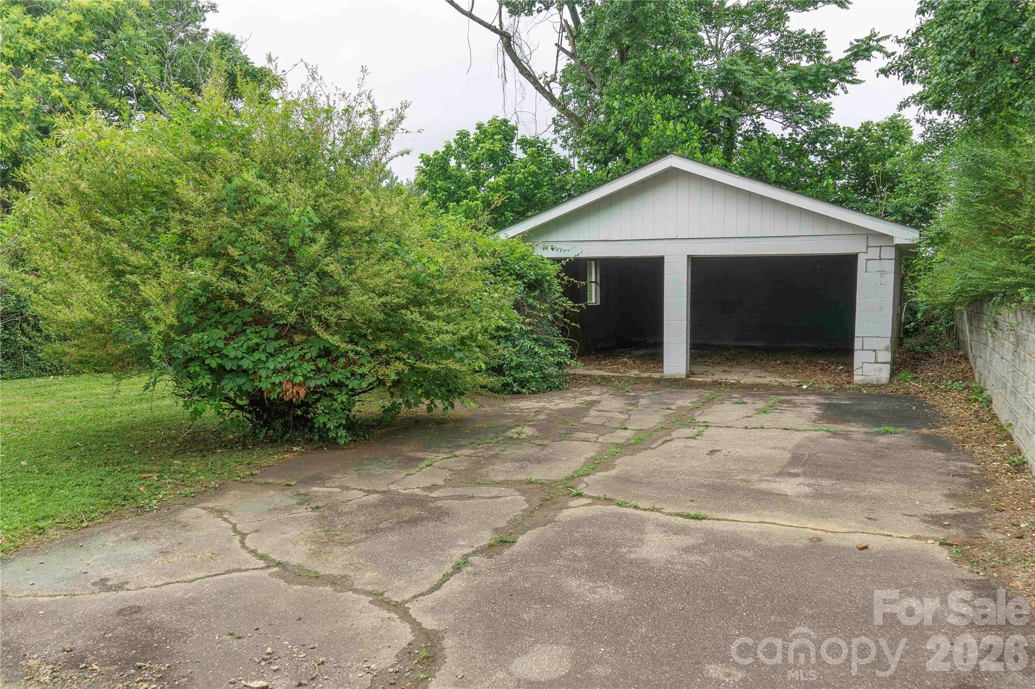 54 Sherwood Road — Asheville