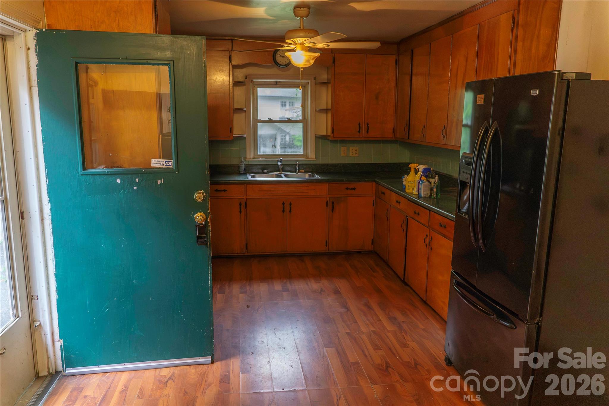 54 Sherwood Road — Asheville