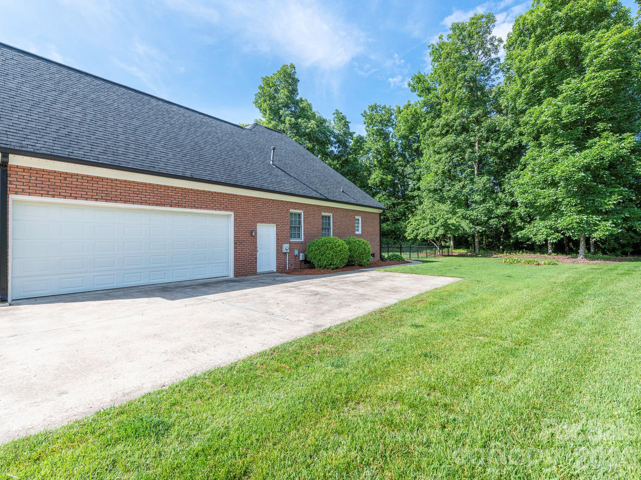 3672 Charolais Lane — Harrisburg