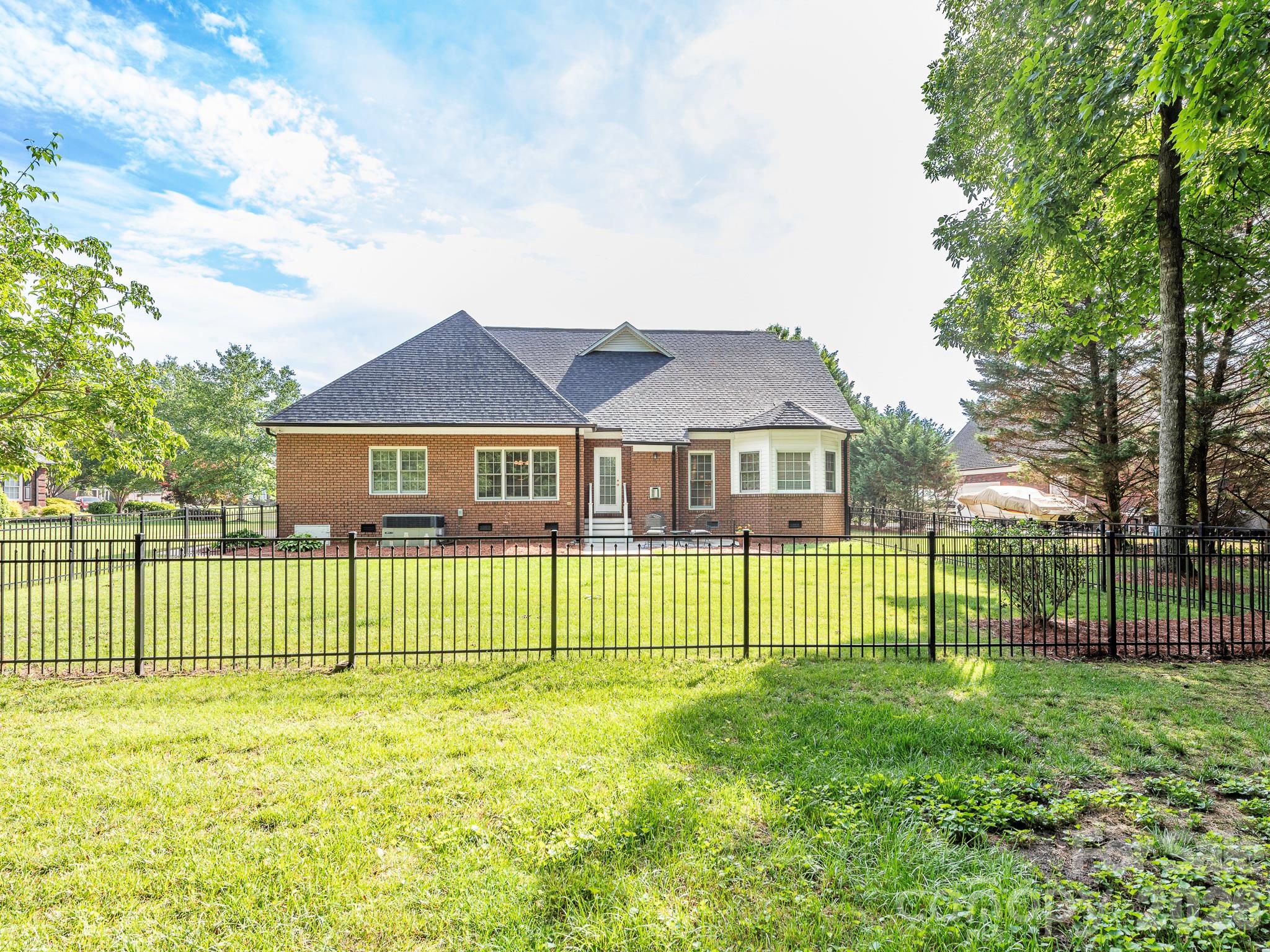 3672 Charolais Lane — Harrisburg