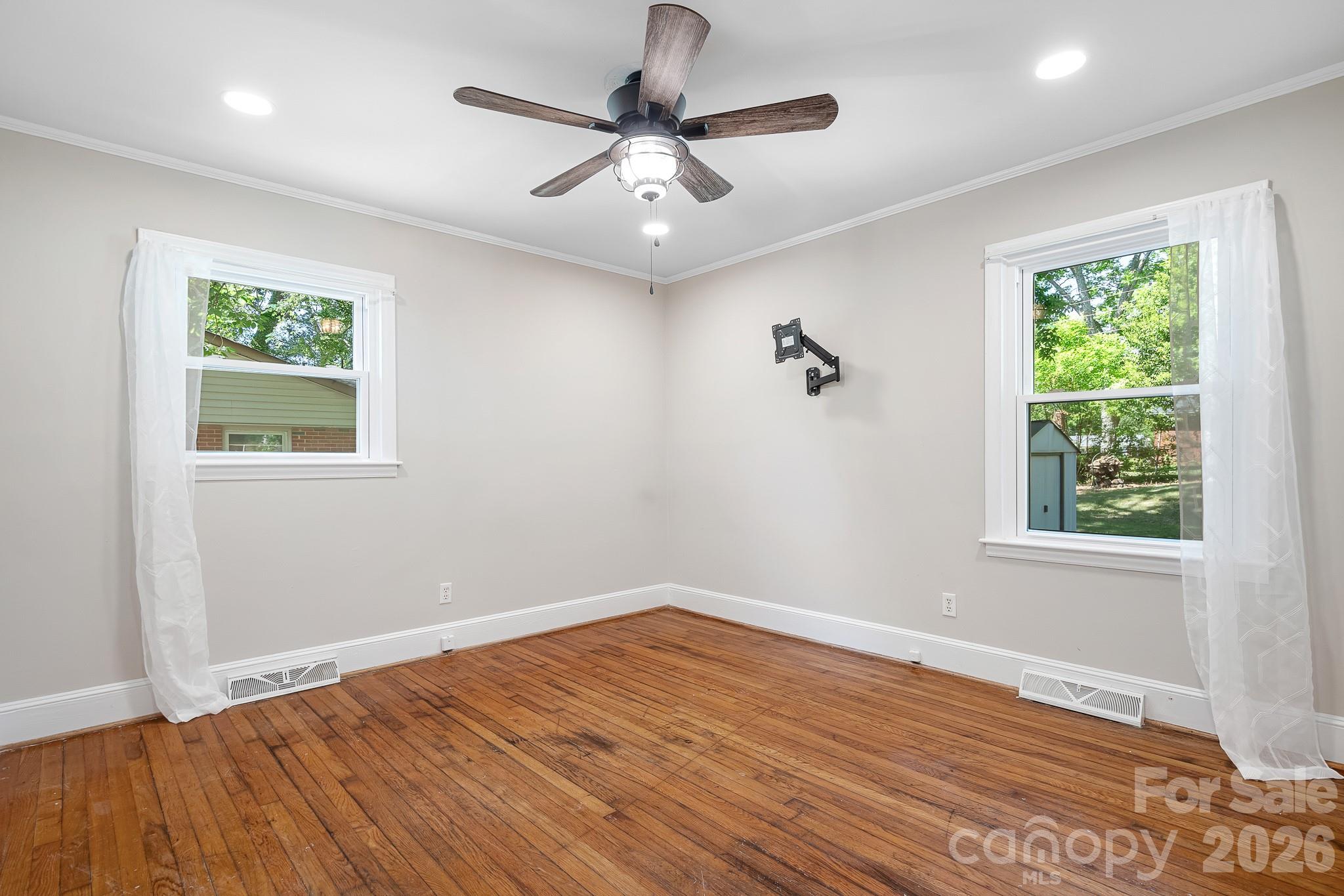 3960 Bristol Drive — Charlotte