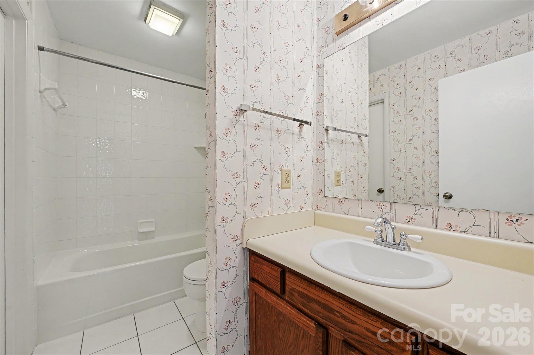 8015 Cedar Glen Drive — Charlotte