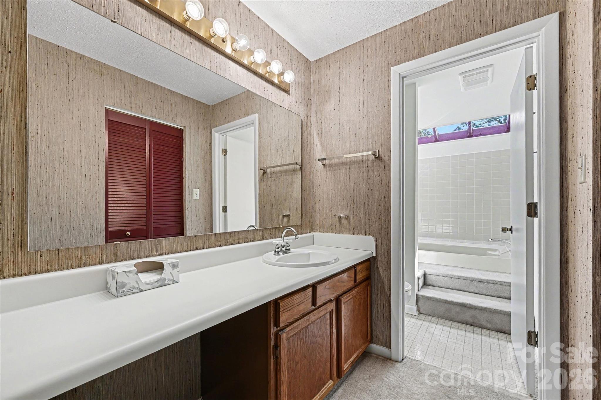 8015 Cedar Glen Drive — Charlotte