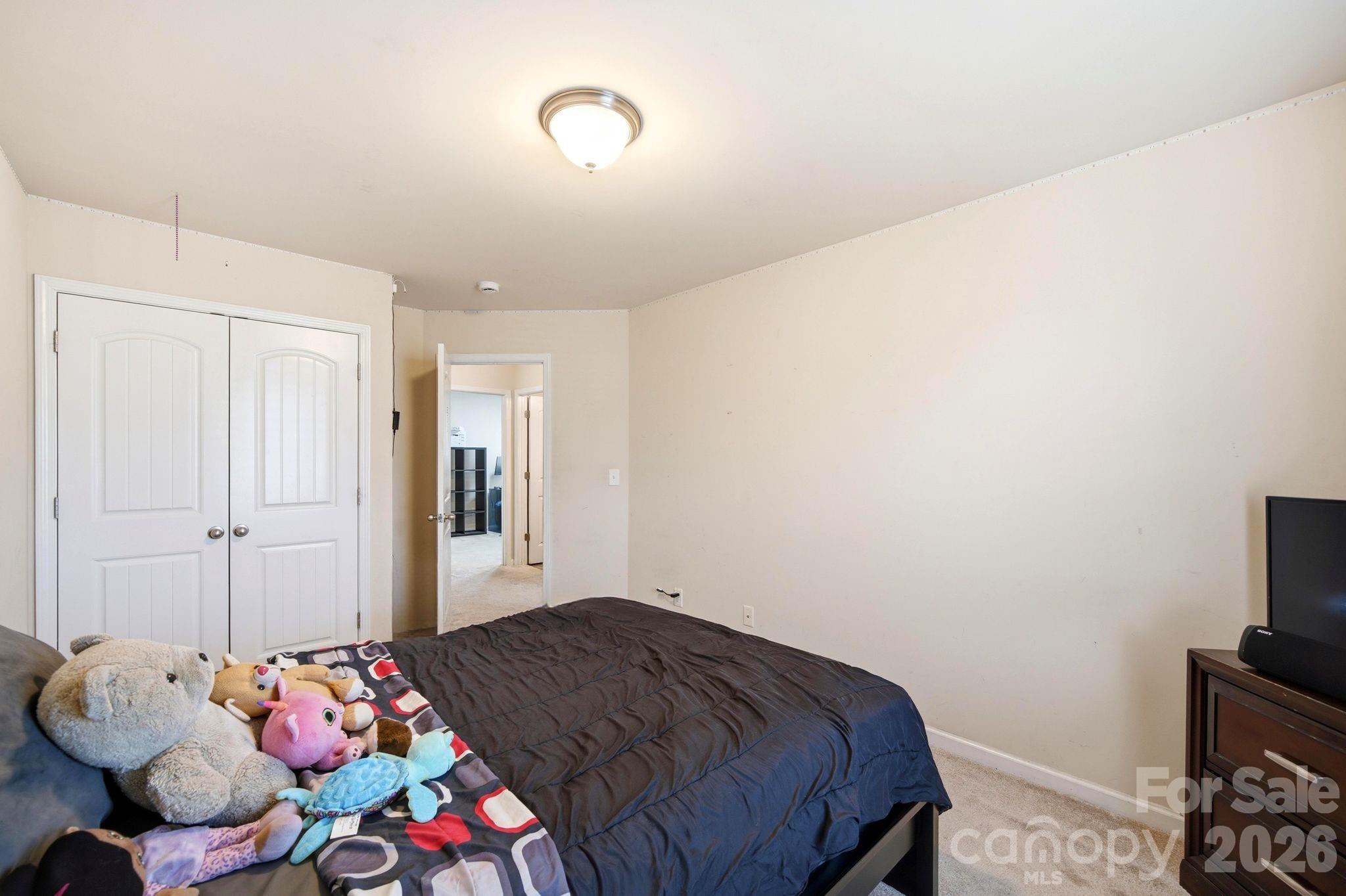 504 Knothole Lane — Charlotte