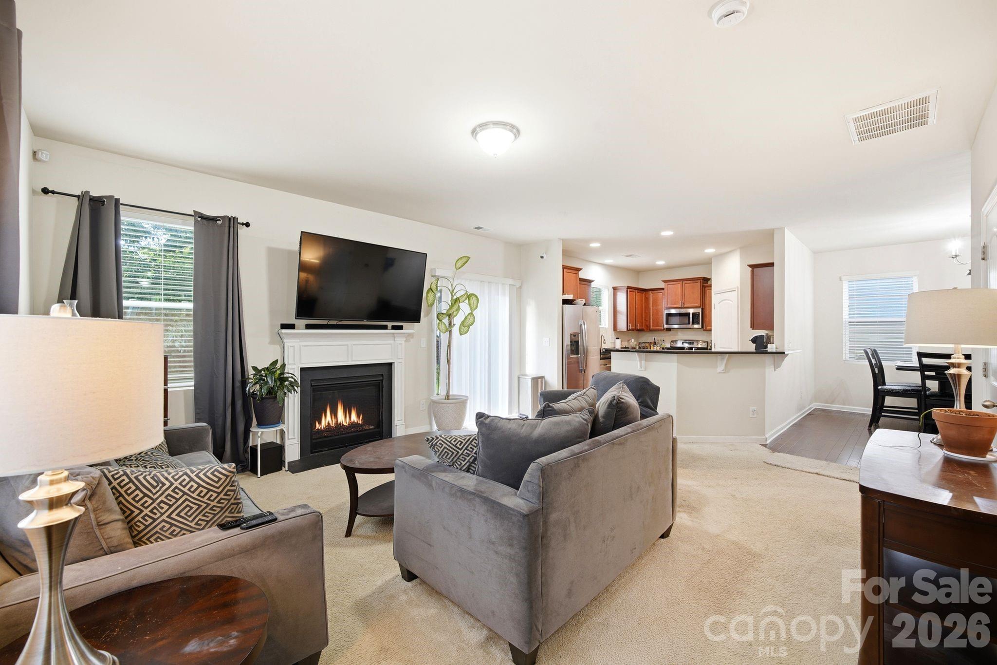 504 Knothole Lane — Charlotte