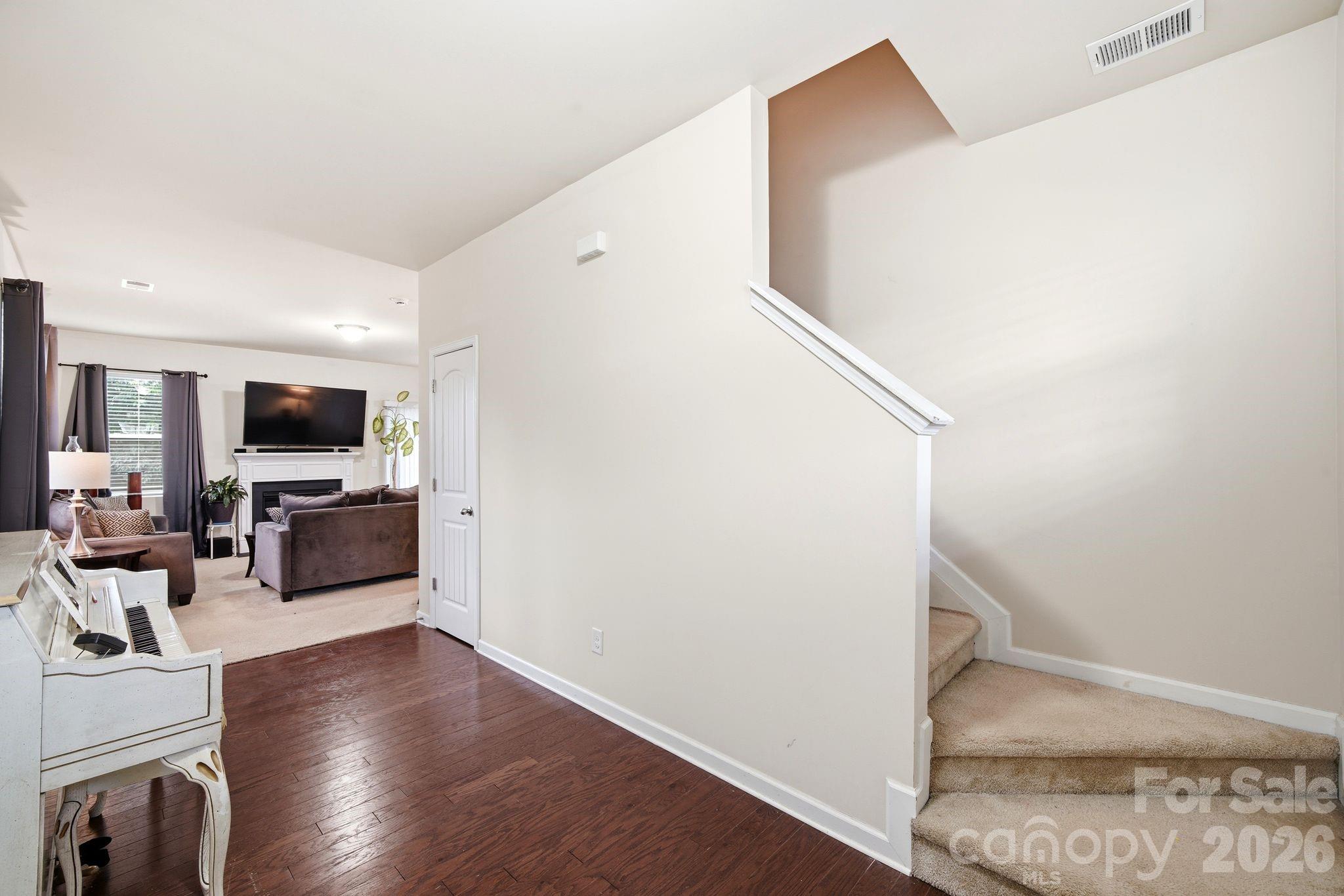 504 Knothole Lane — Charlotte