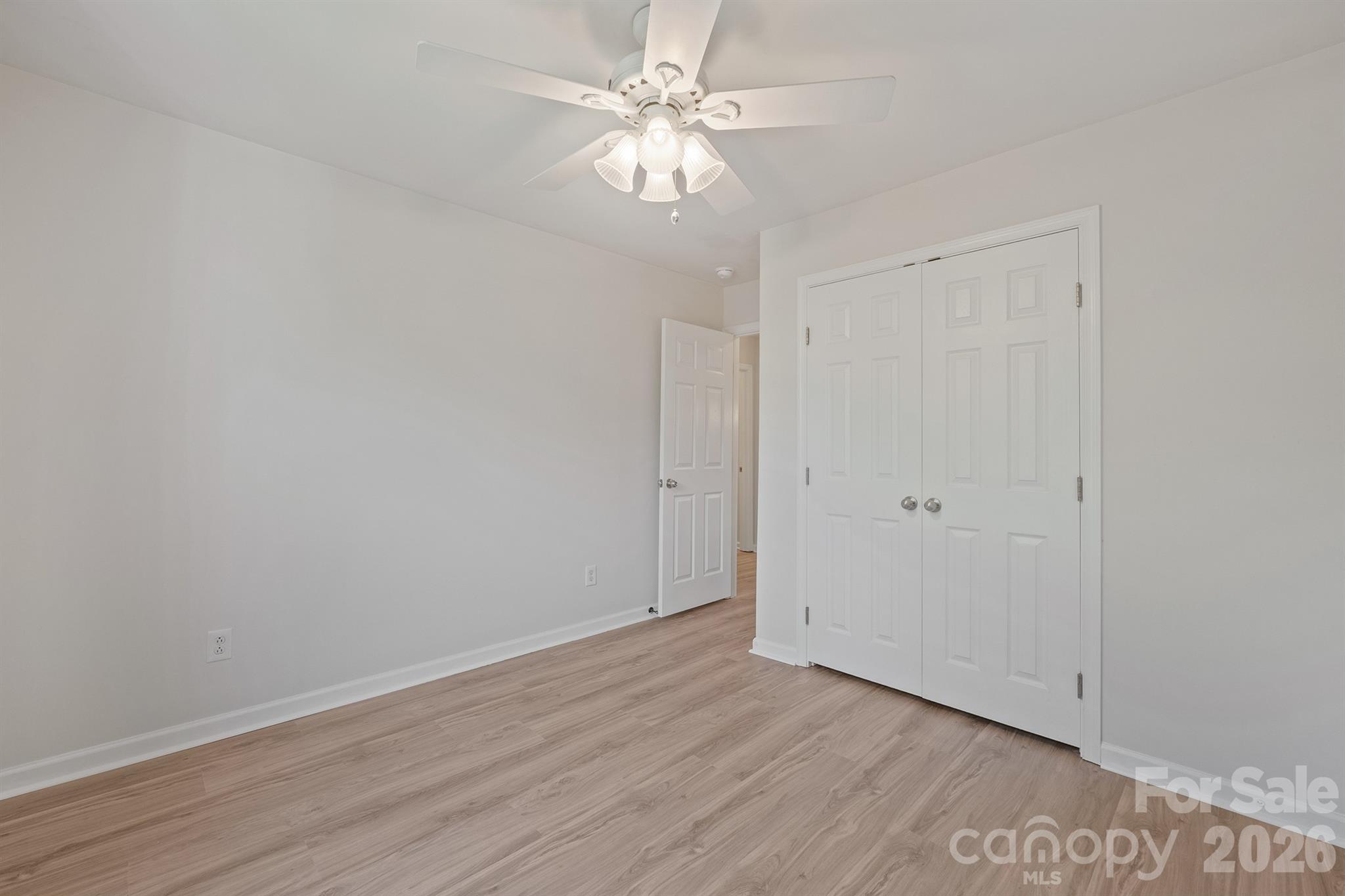 8165 Bridgegate Drive — Huntersville