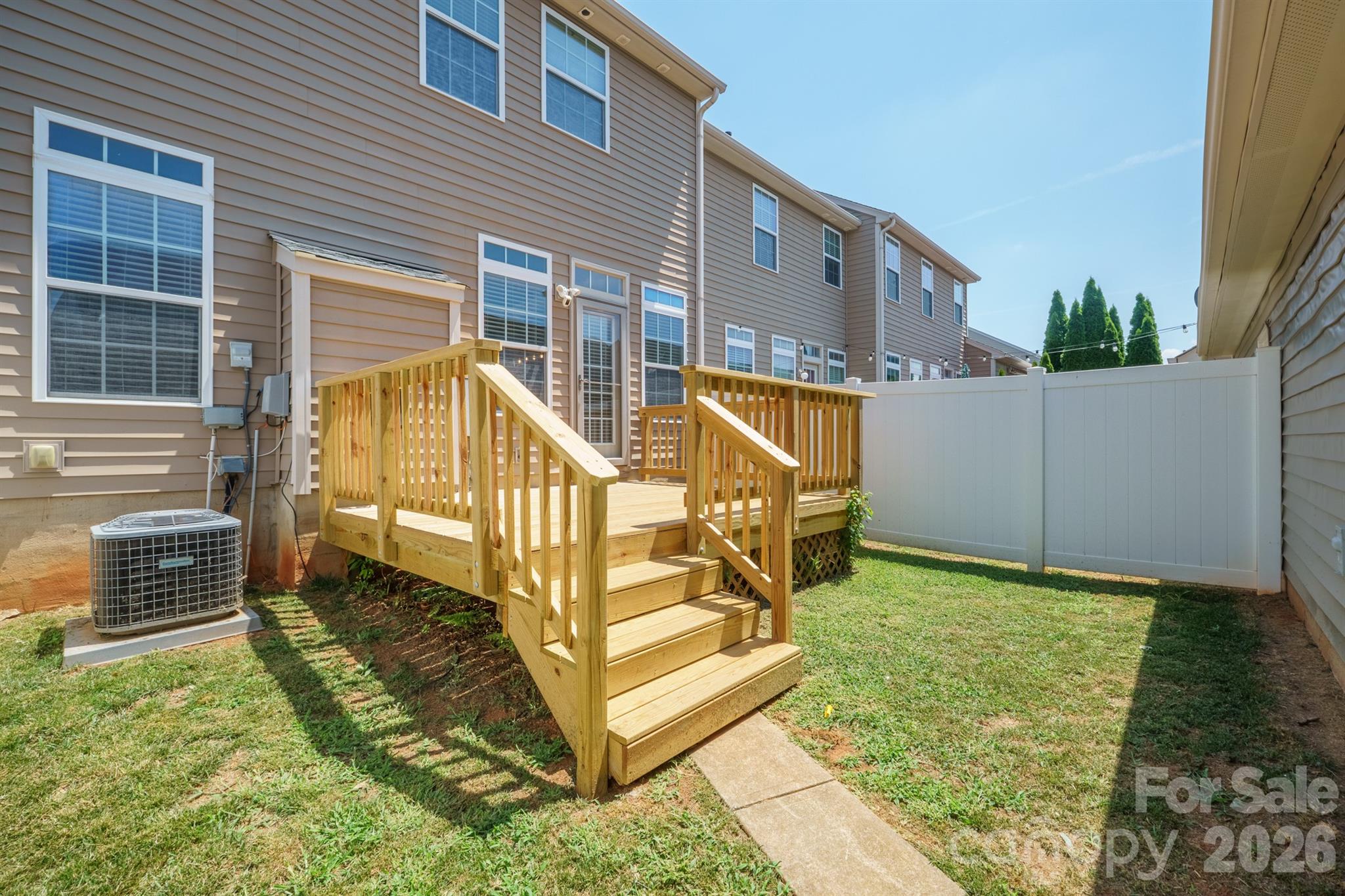 8165 Bridgegate Drive — Huntersville