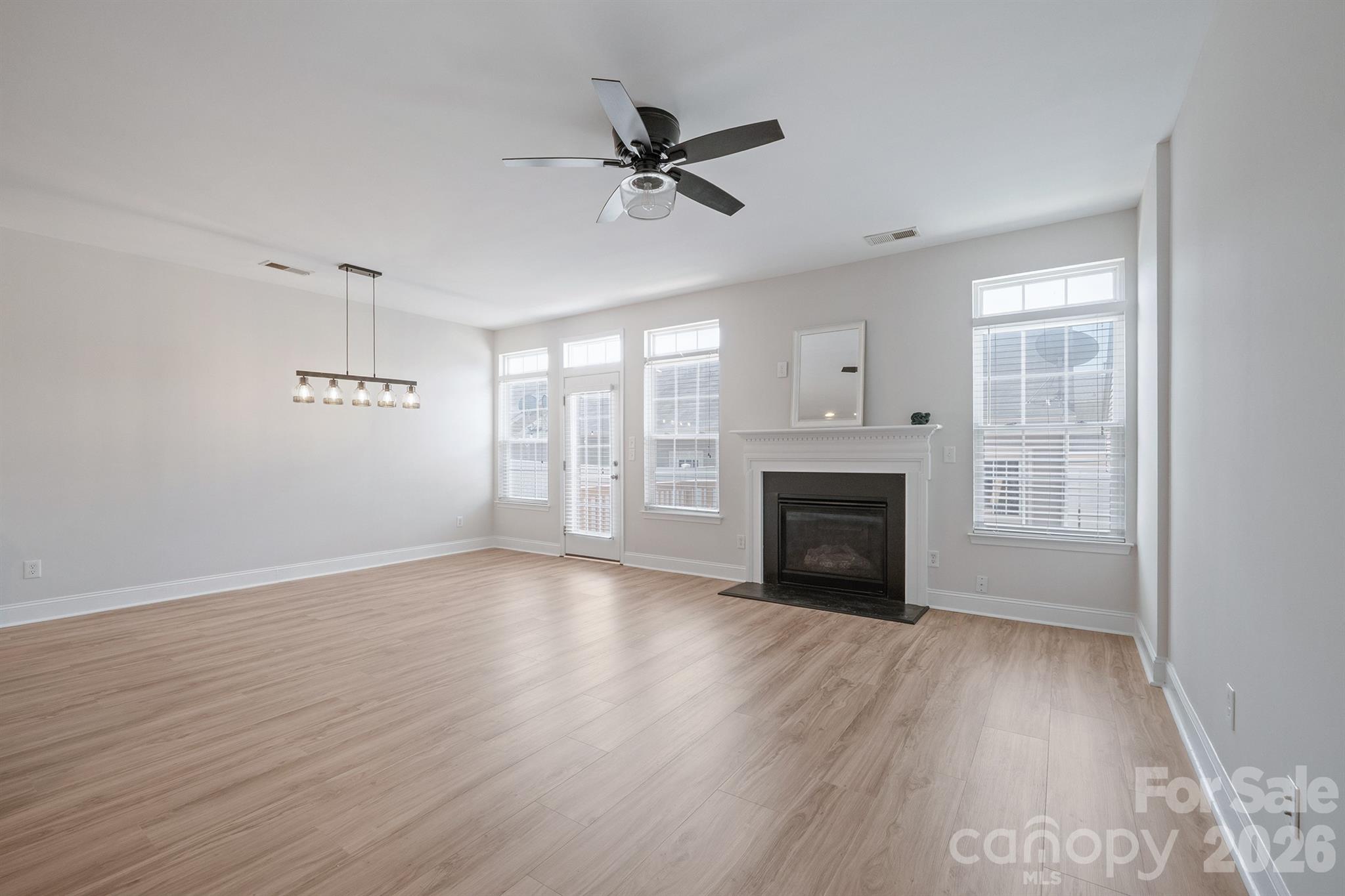 8165 Bridgegate Drive — Huntersville