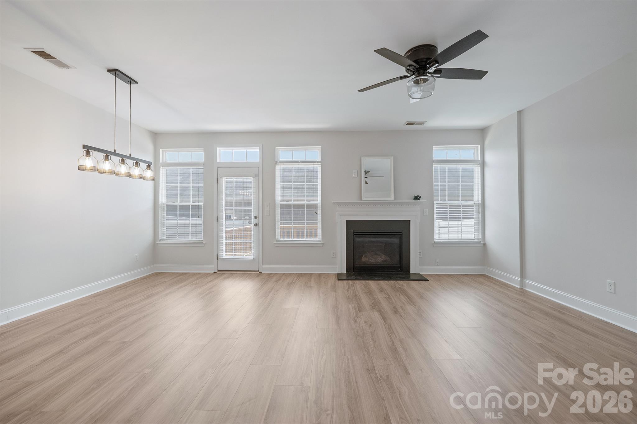 8165 Bridgegate Drive — Huntersville
