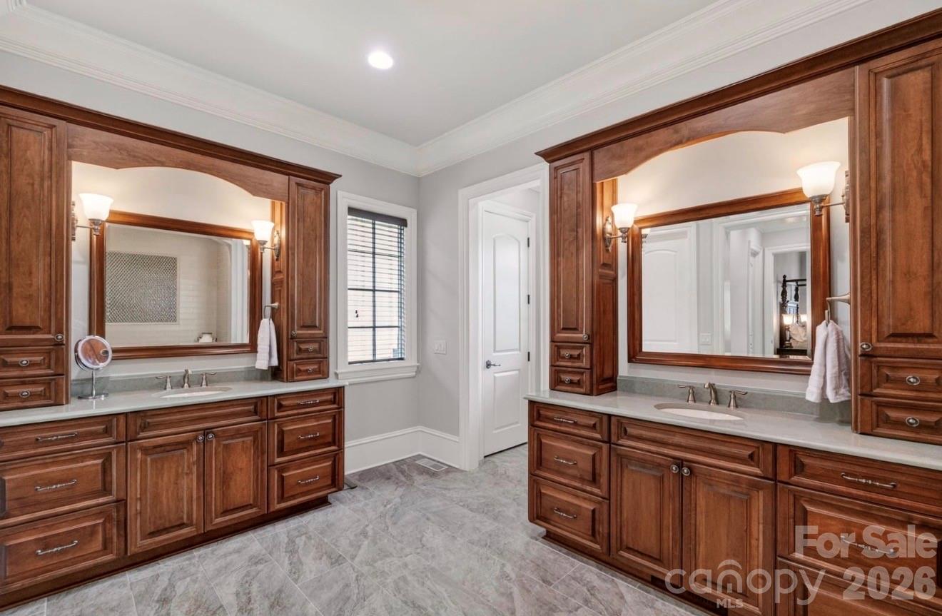 444 Bay Harbour Road — Mooresville
