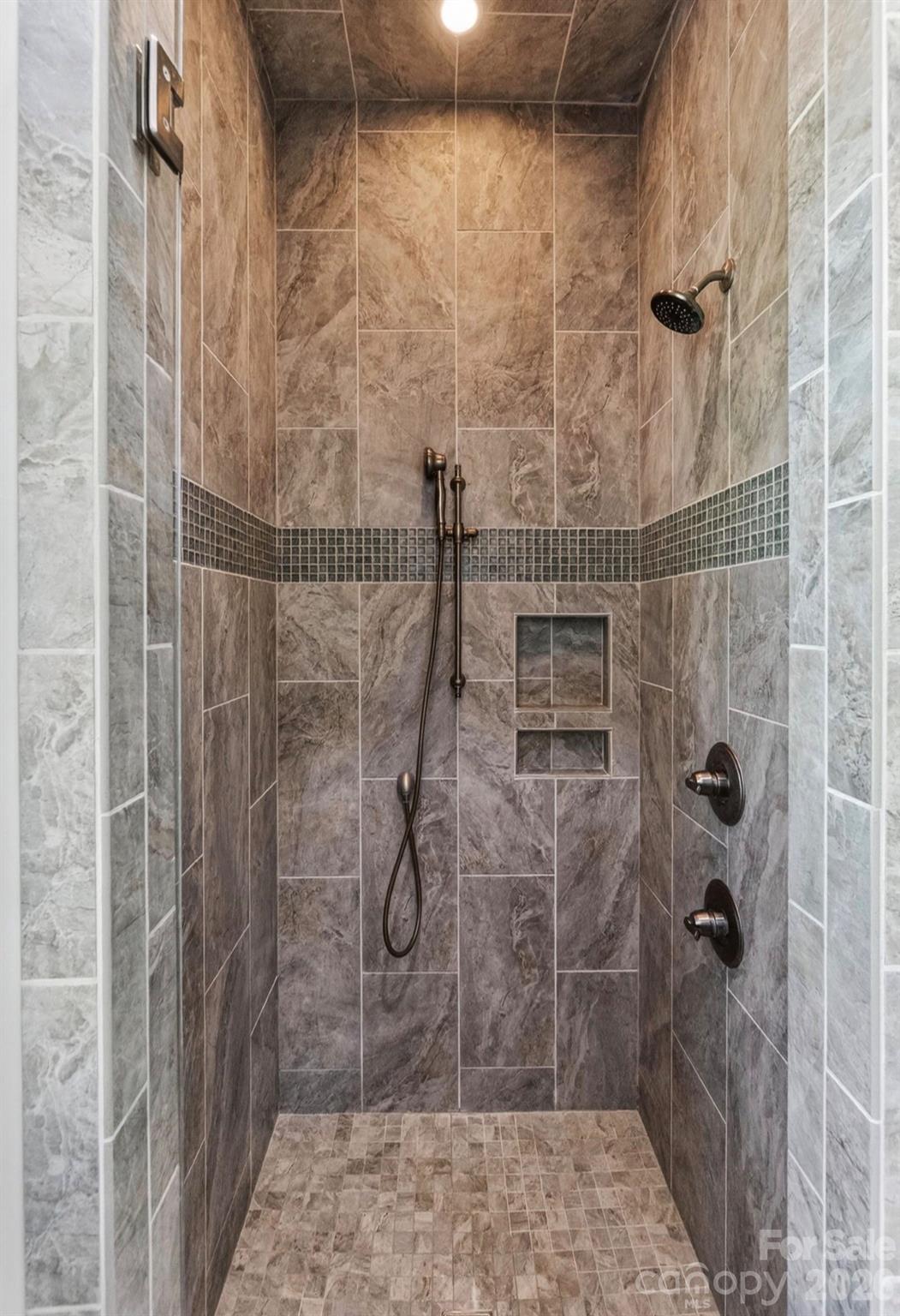 444 Bay Harbour Road — Mooresville