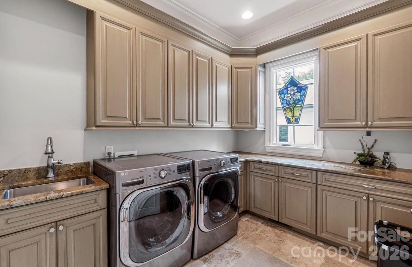 444 Bay Harbour Road — Mooresville