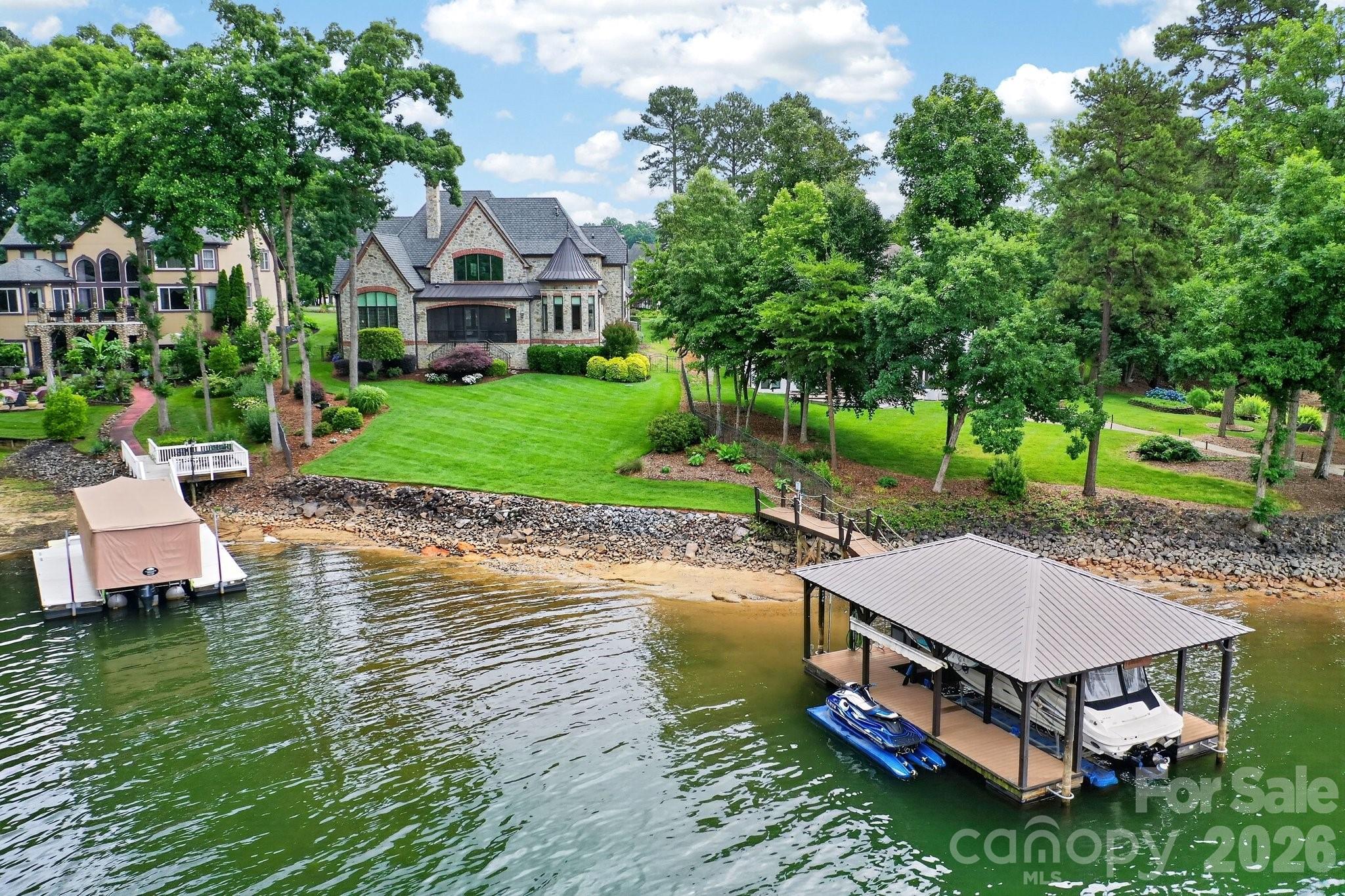 444 Bay Harbour Road — Mooresville