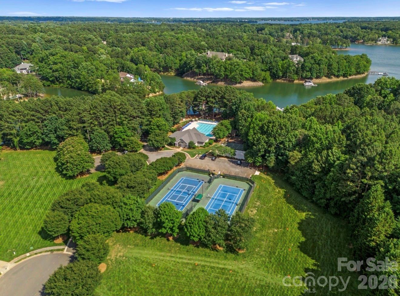 444 Bay Harbour Road — Mooresville