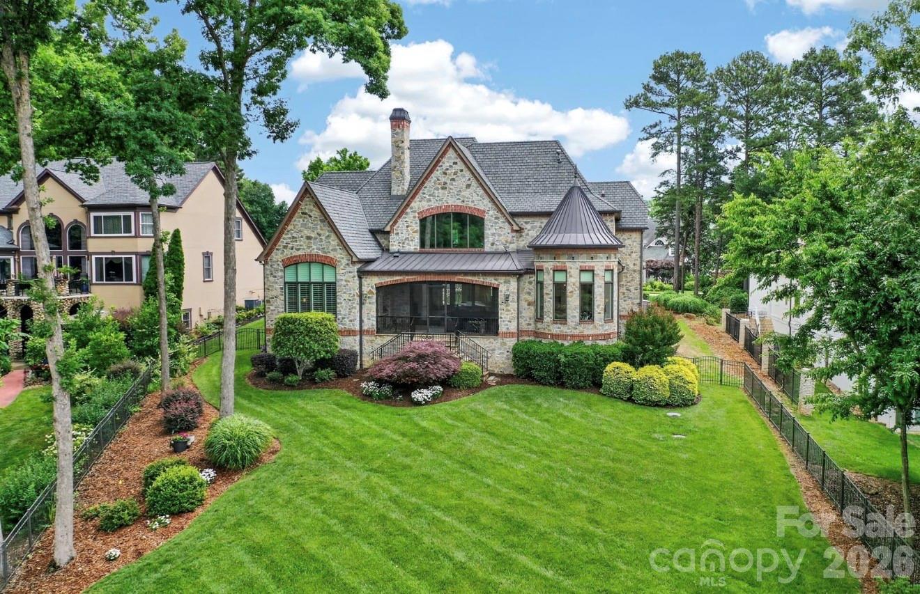 444 Bay Harbour Road — Mooresville