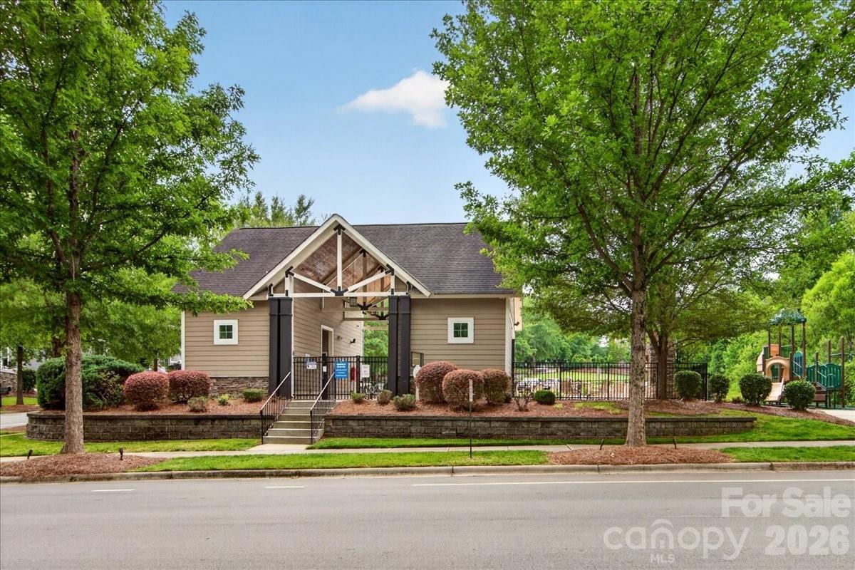 12422 Brenthaven Drive — Davidson