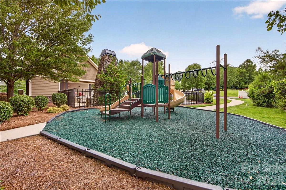 12422 Brenthaven Drive — Davidson