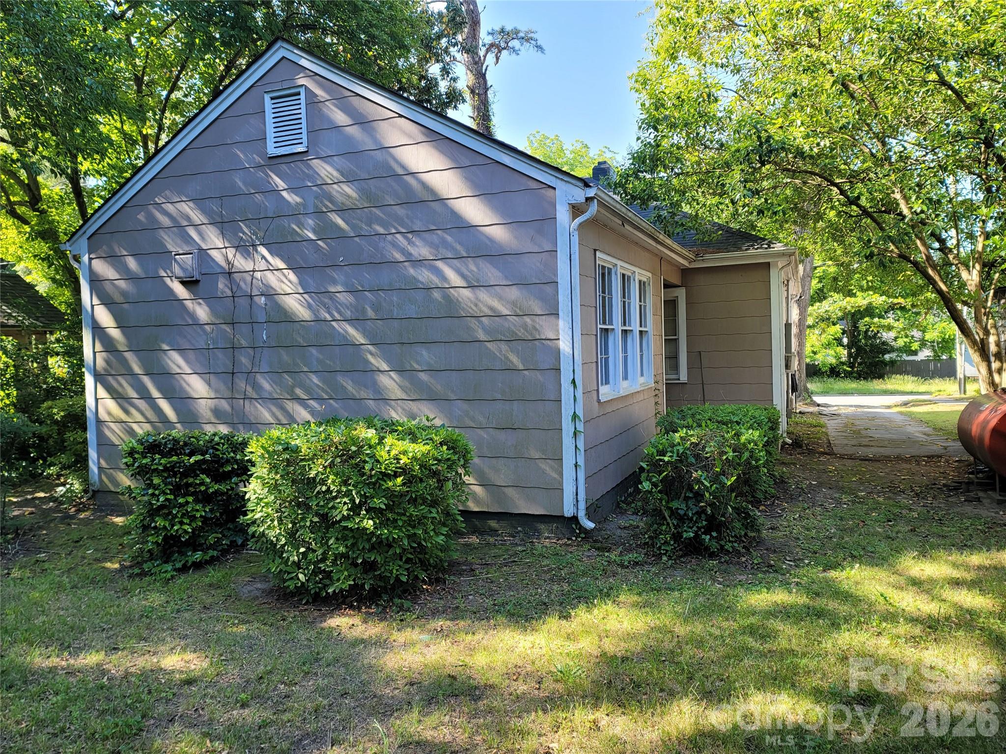 318 W Sixth Avenue — Gastonia