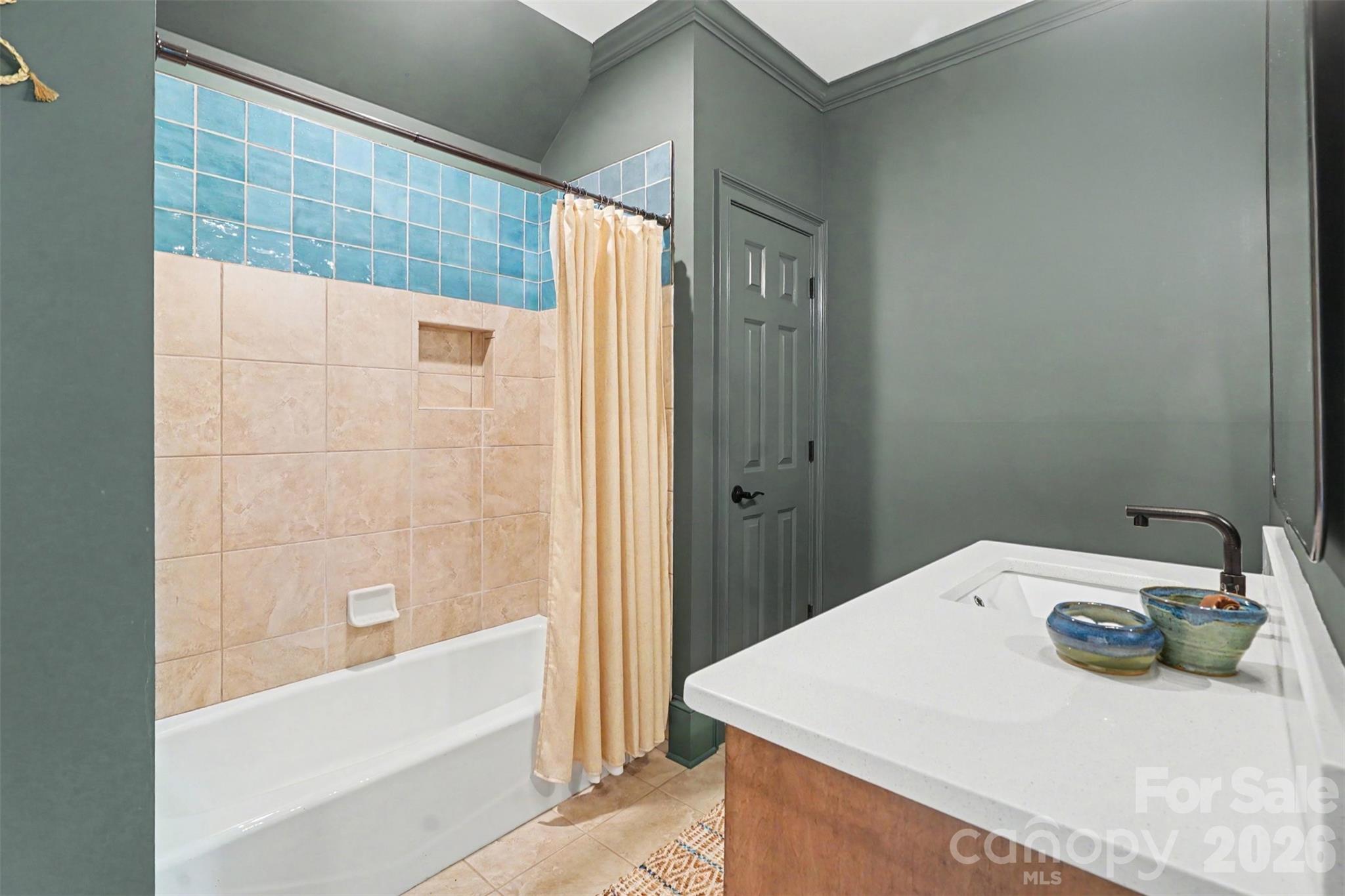 4445 Rowell Road — Lancaster