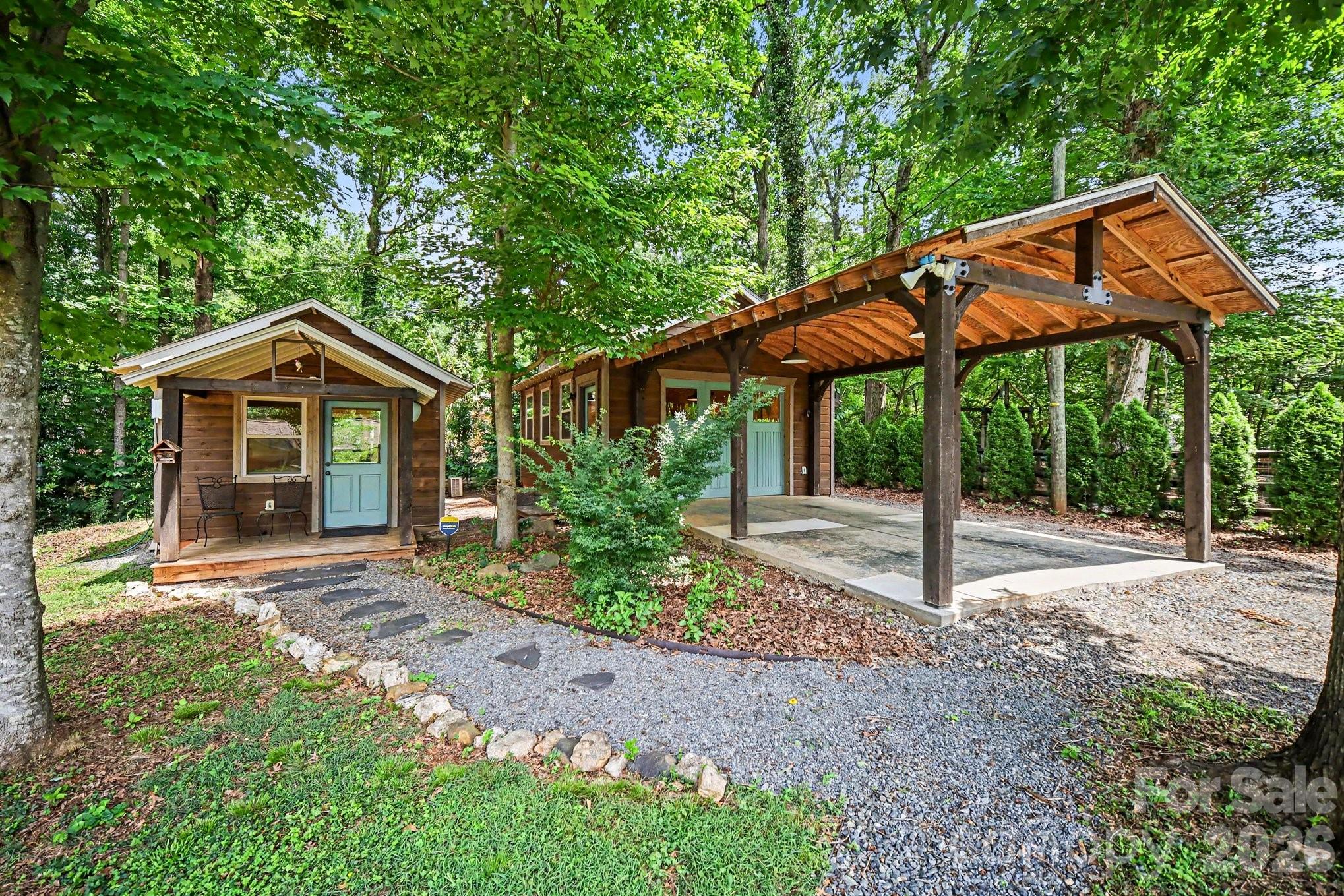 118 Lutomma Circle — Charlotte