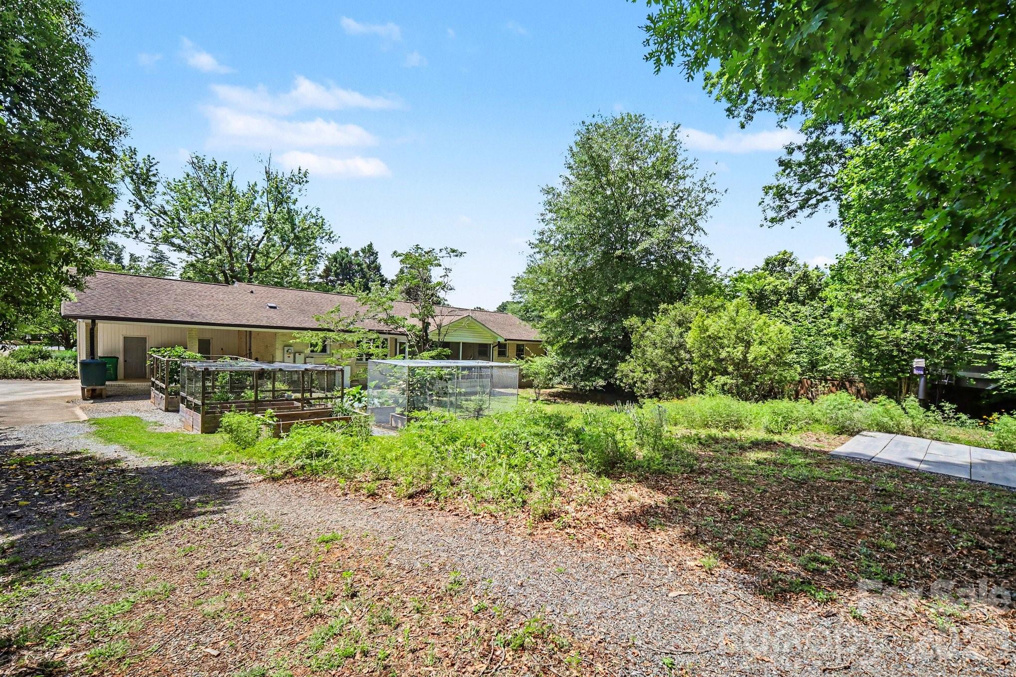118 Lutomma Circle — Charlotte