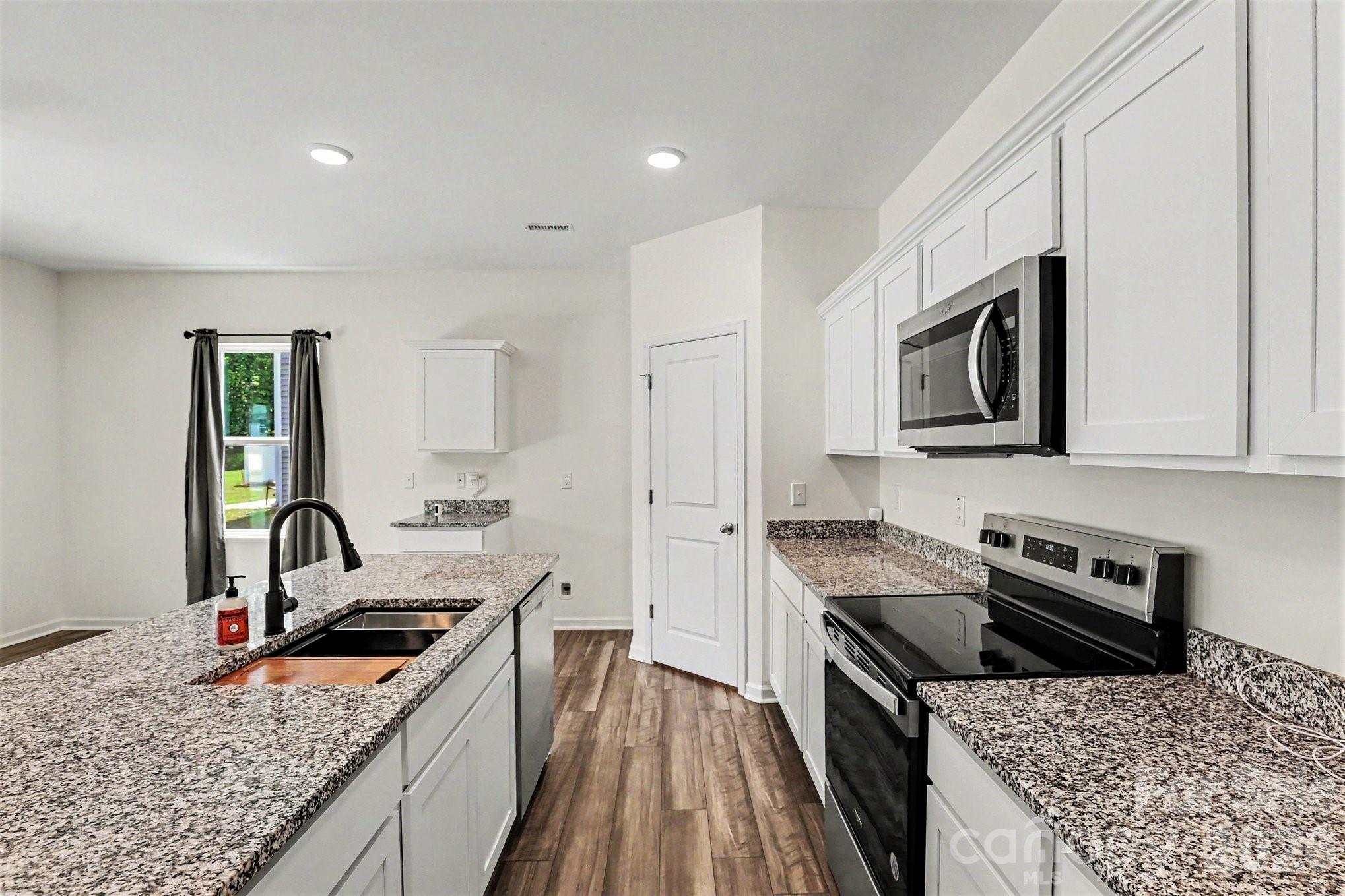 15 Hidden Glen Court — Angier