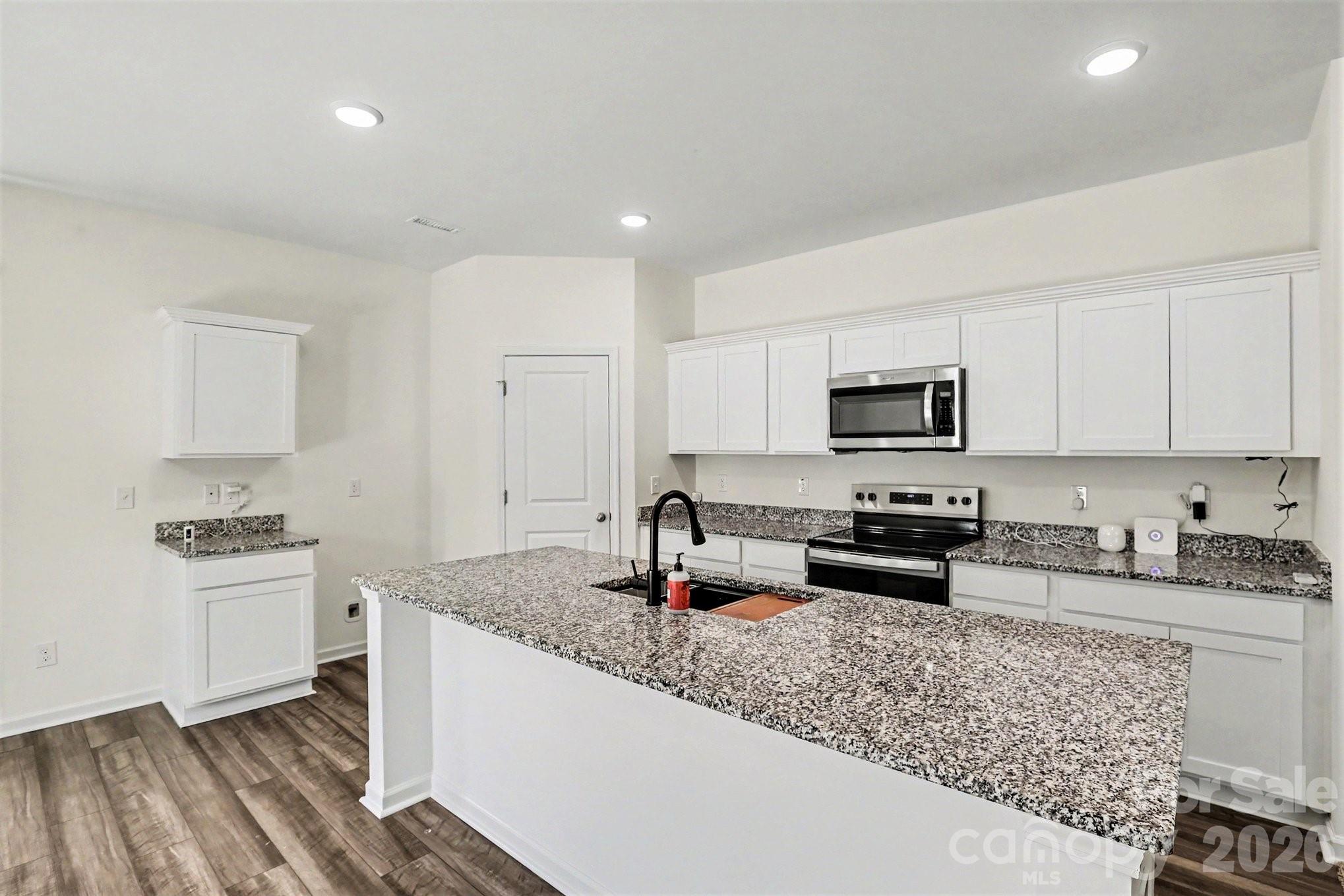 15 Hidden Glen Court — Angier