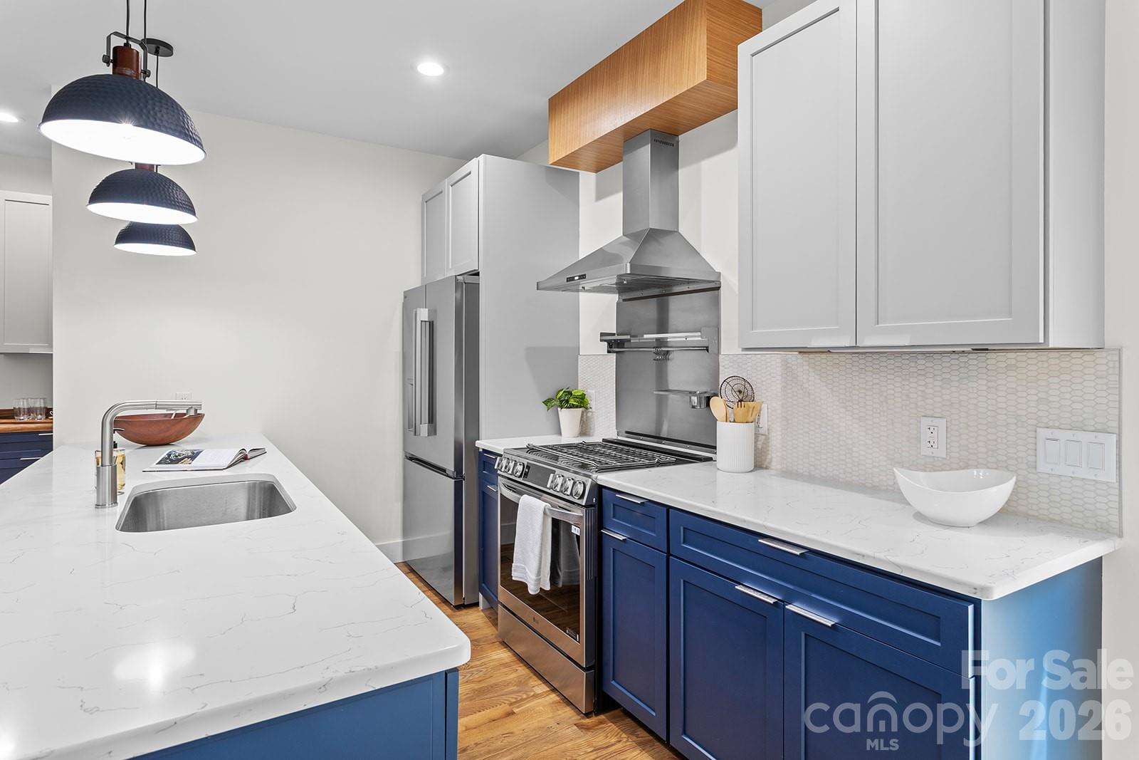 121 Laurel Loop — Asheville