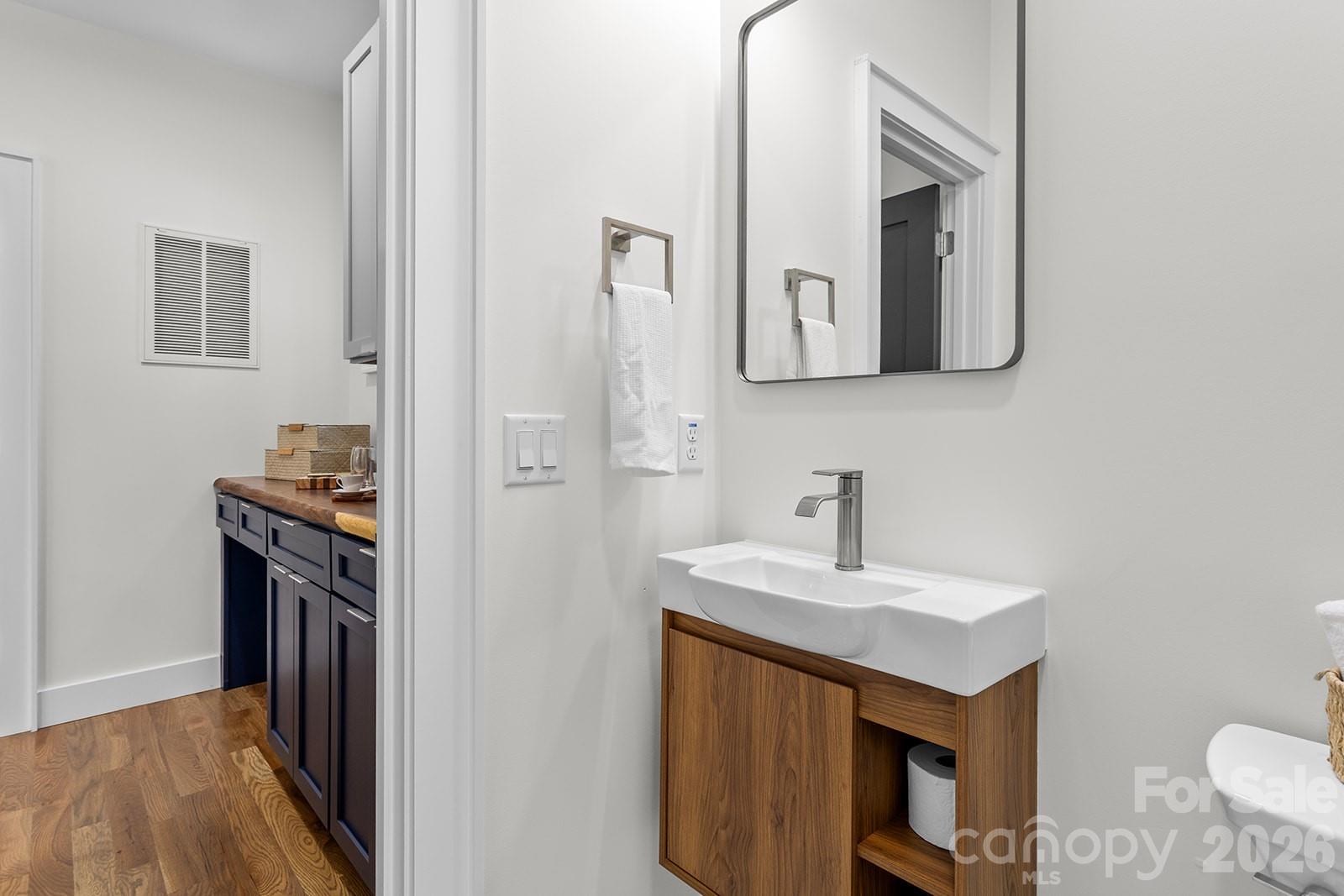 121 Laurel Loop — Asheville