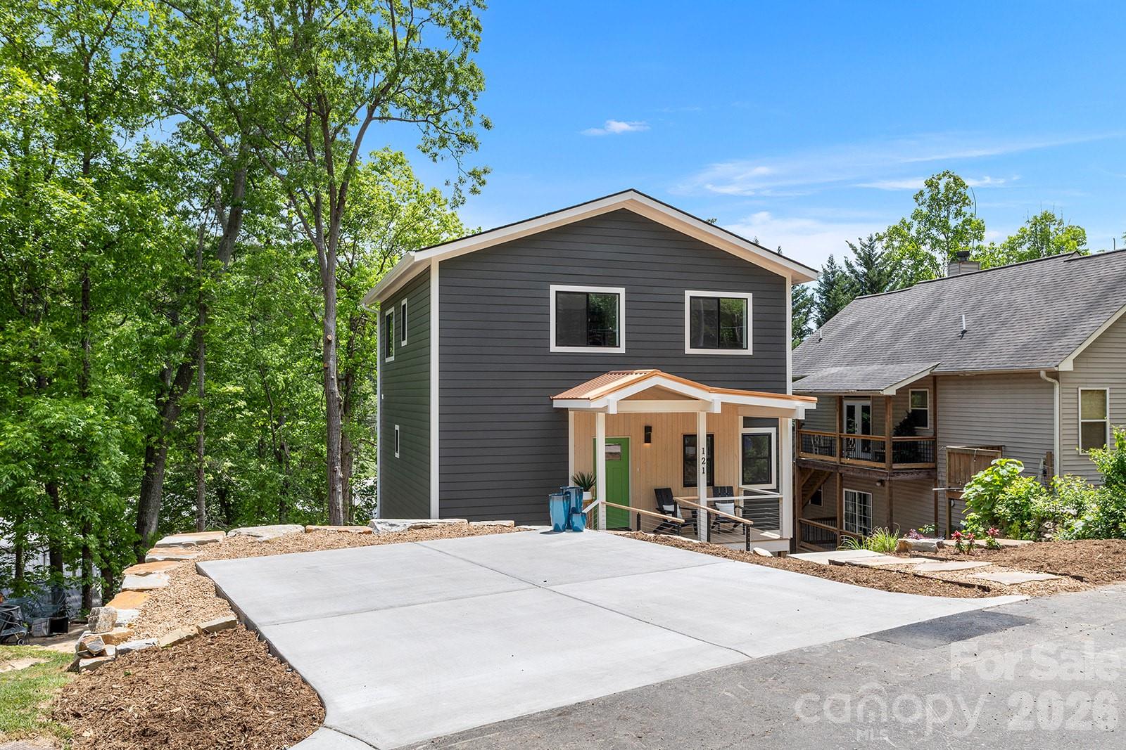 121 Laurel Loop — Asheville