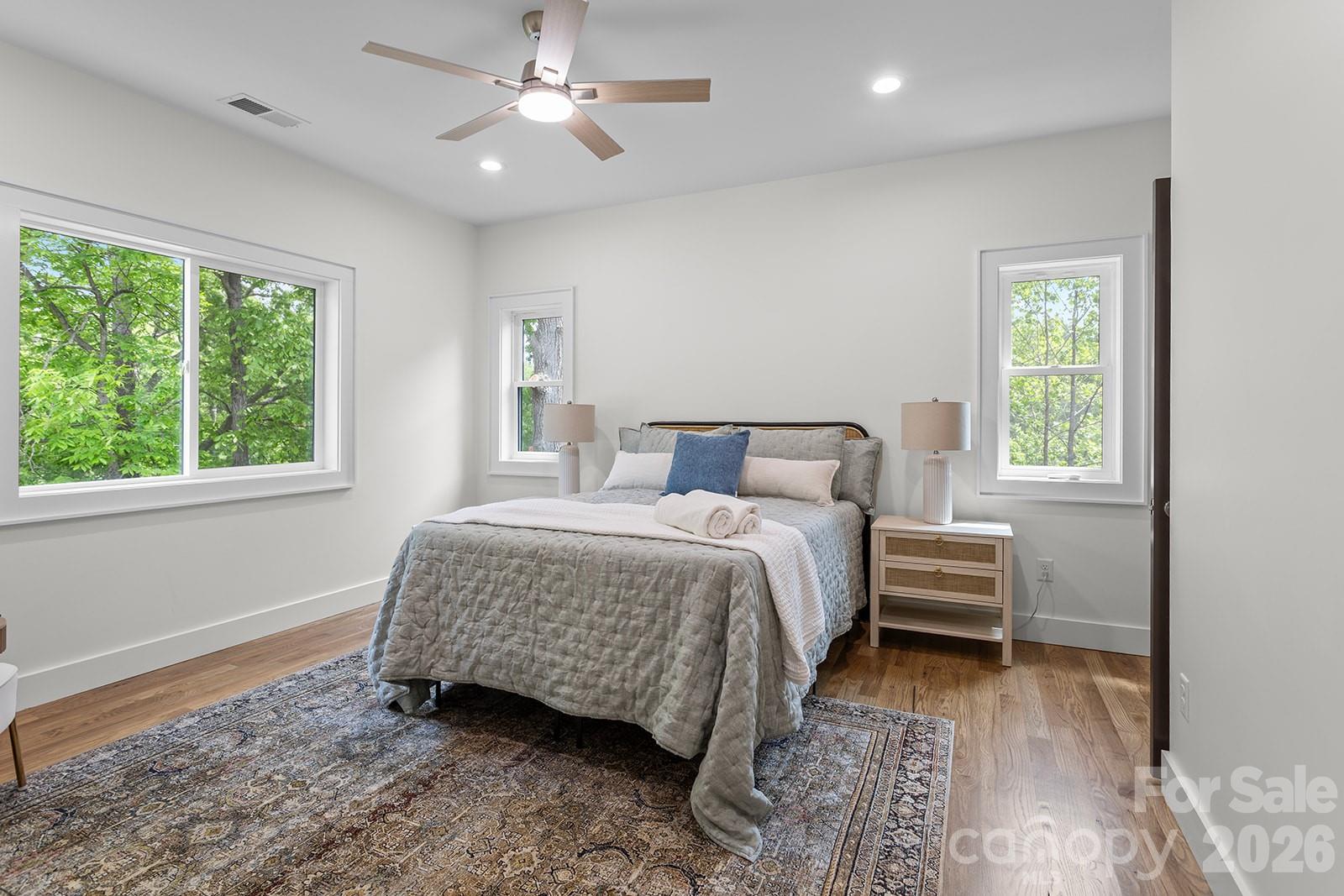 121 Laurel Loop — Asheville
