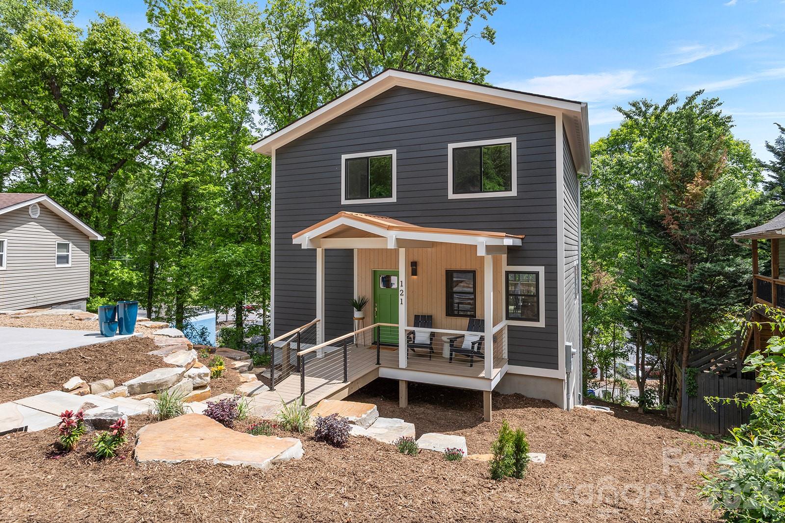 121 Laurel Loop — Asheville
