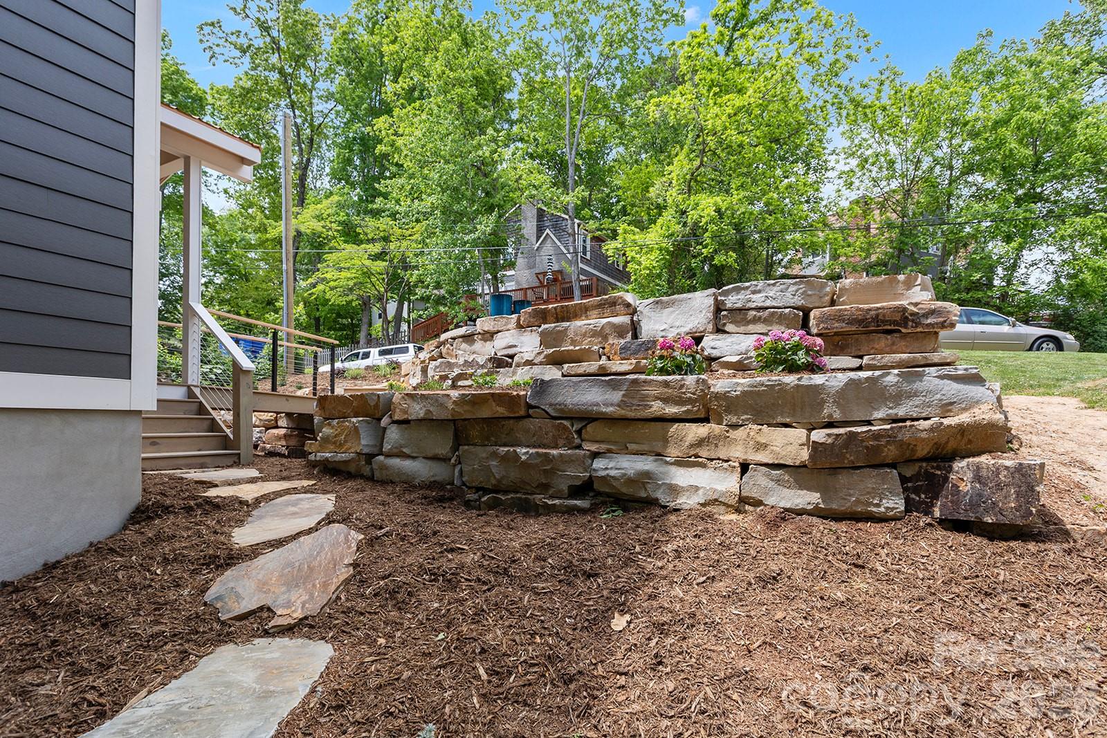 121 Laurel Loop — Asheville